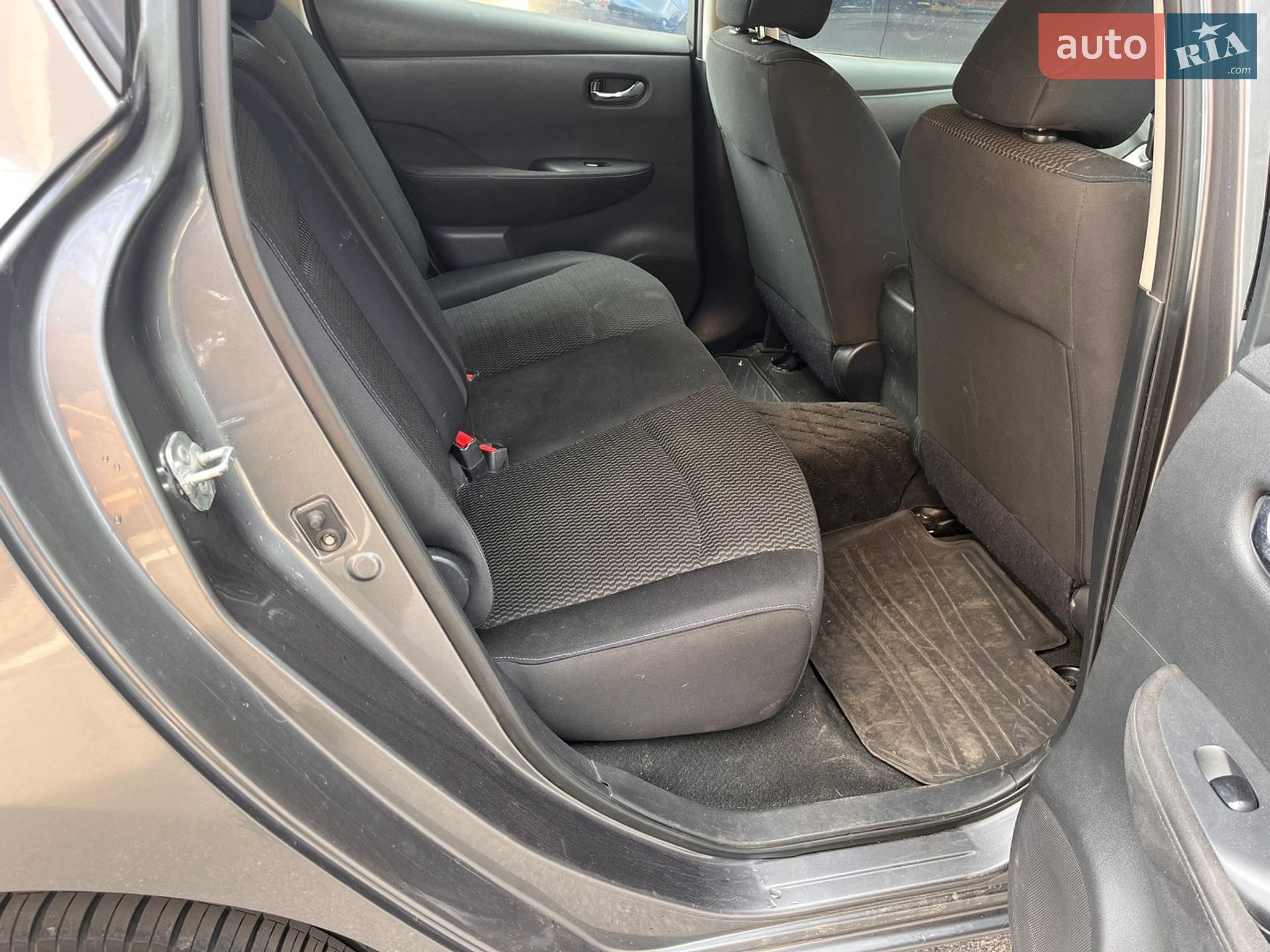 Nissan Leaf 2015 VIN 1N4AZ0CP5FC322617 фото оголошення 4 з 10
