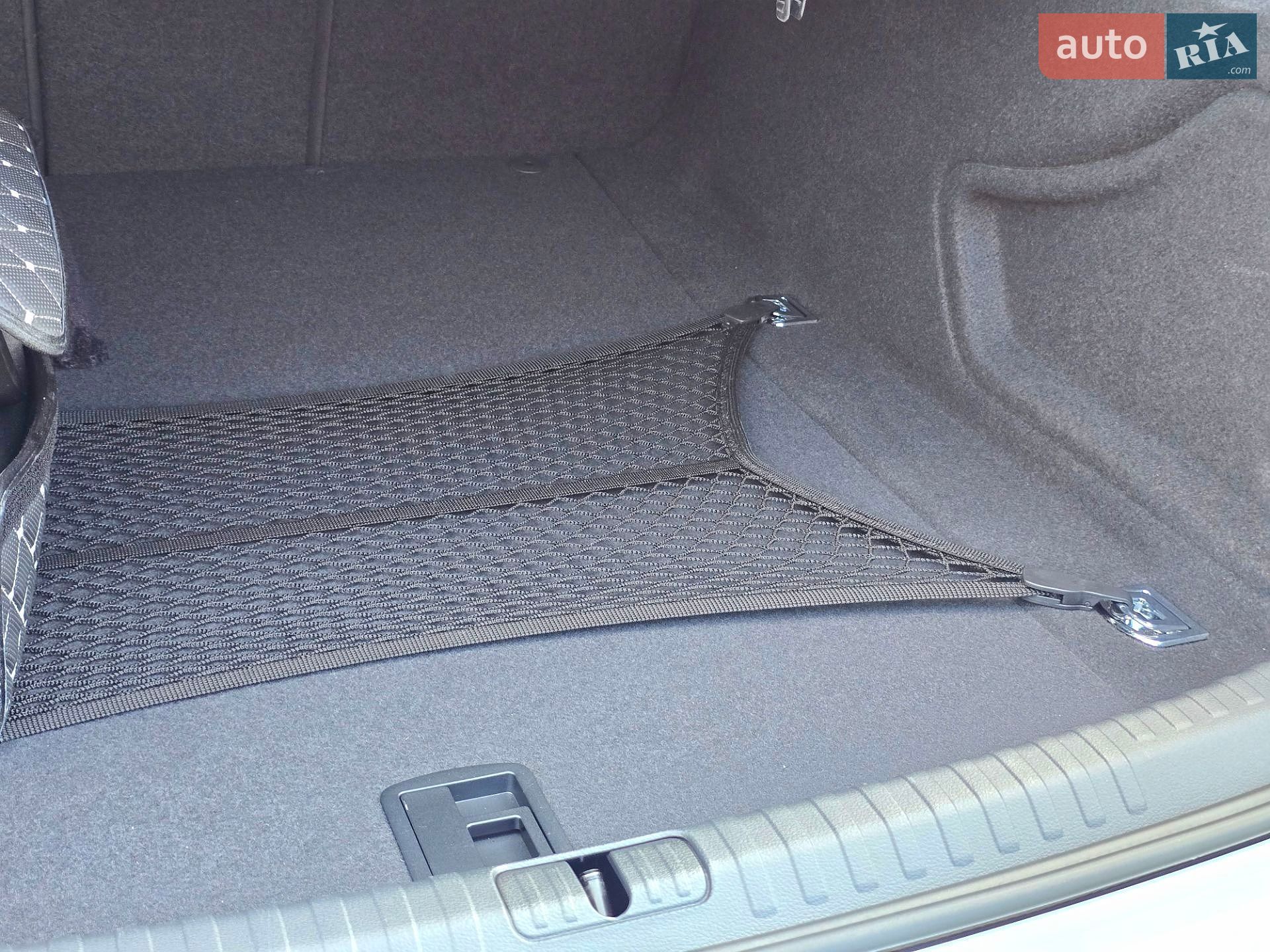 Audi A6 2019 VIN WAUZZZF26LN019568 фото оголошення 32 з 76
