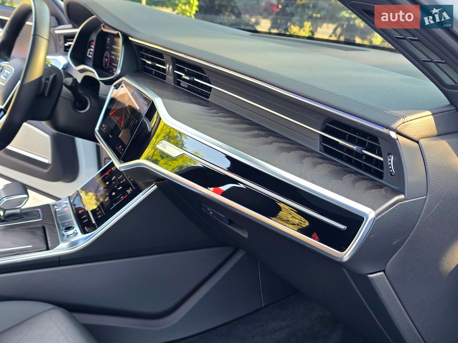 Audi A6 2019 VIN WAUZZZF26LN019568 фото оголошення 40 з 76