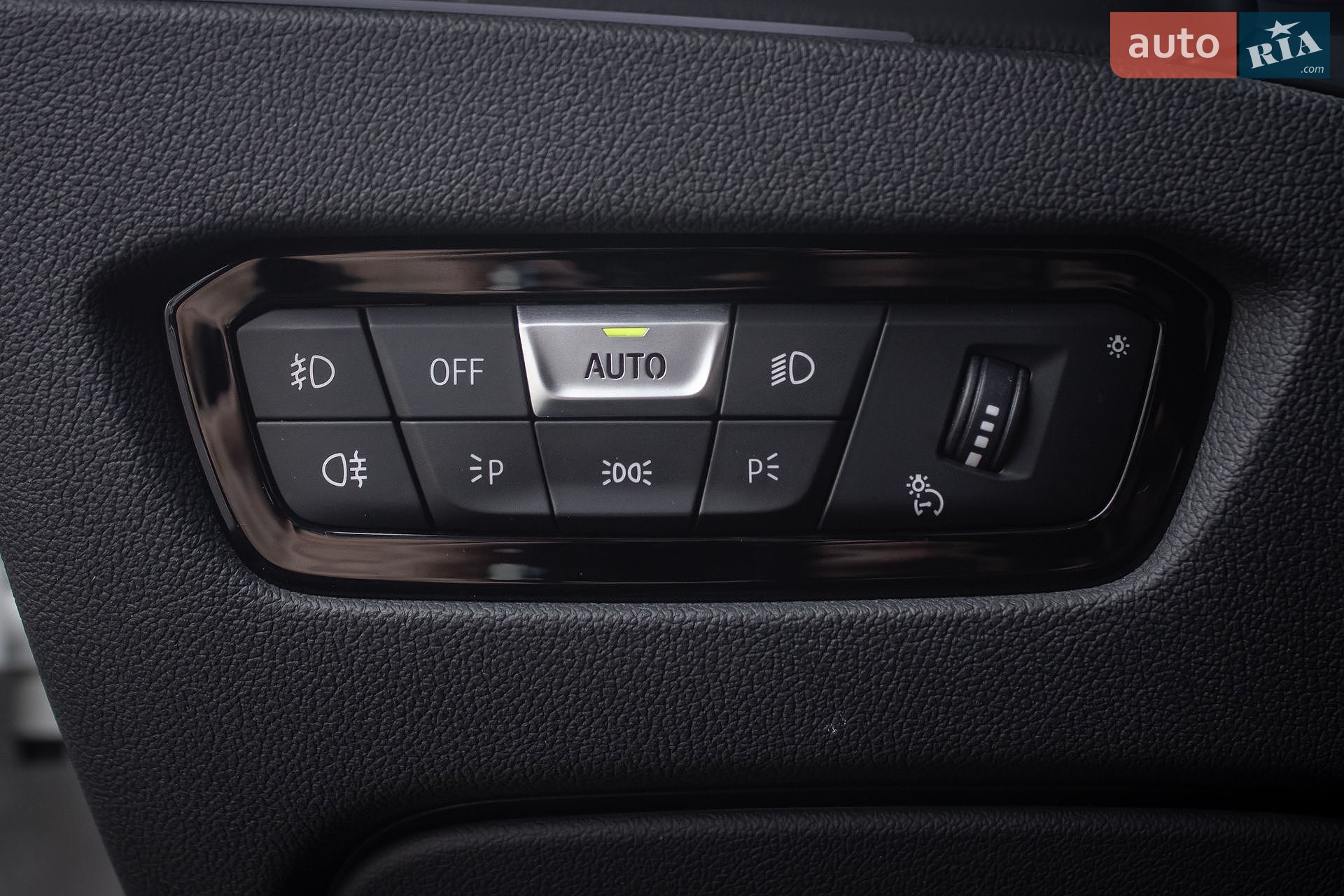 BMW 3 Series 2019 VIN WBA5V5106KAJ58677 фото оголошення 35 з 51