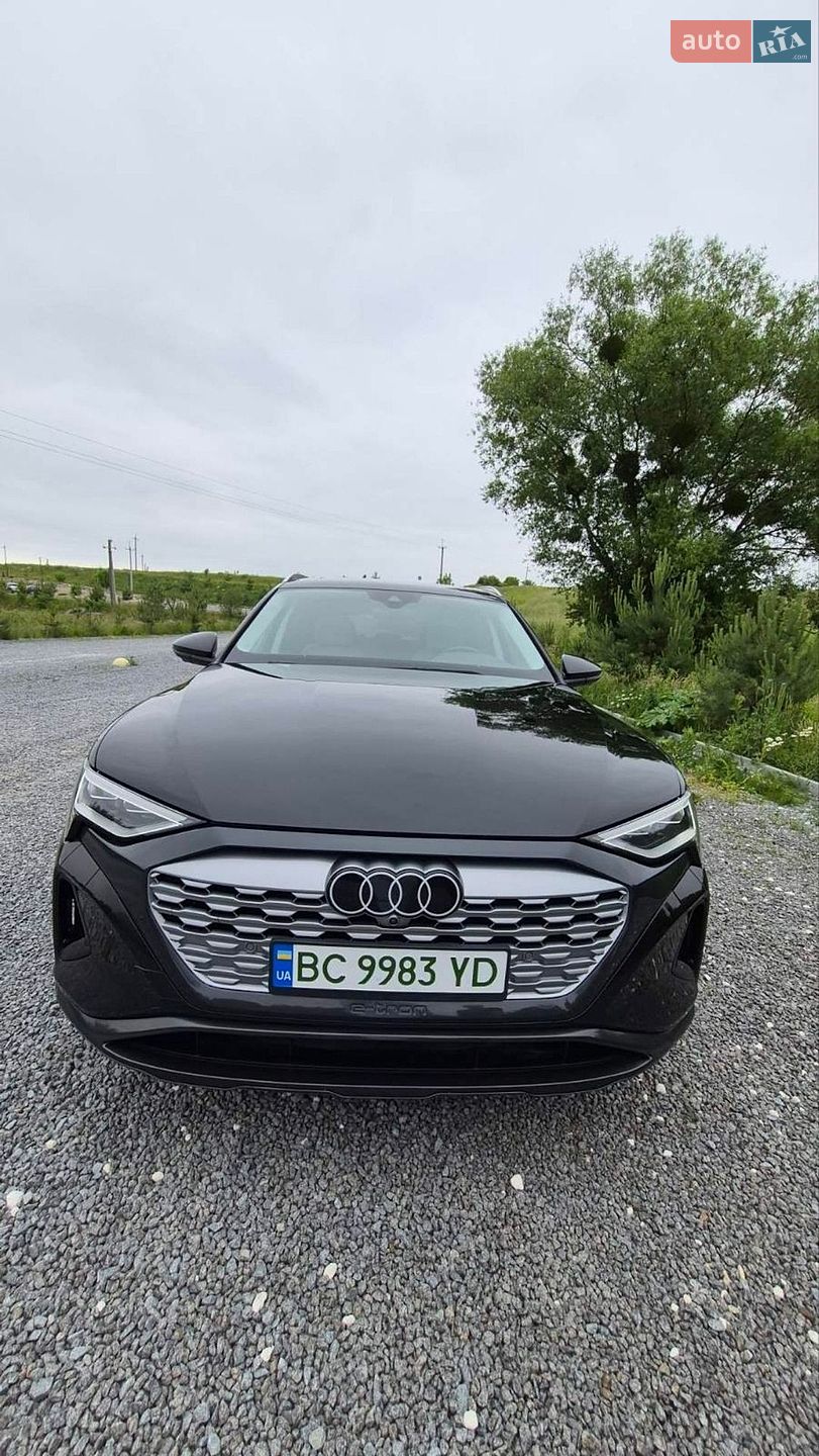 Audi Q8 e-tron 2023 VIN WA15AAGE8RB008725 фото оголошення 11 з 23