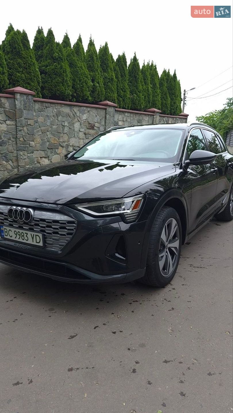 Audi Q8 e-tron 2023 VIN WA15AAGE8RB008725 фото оголошення 13 з 23