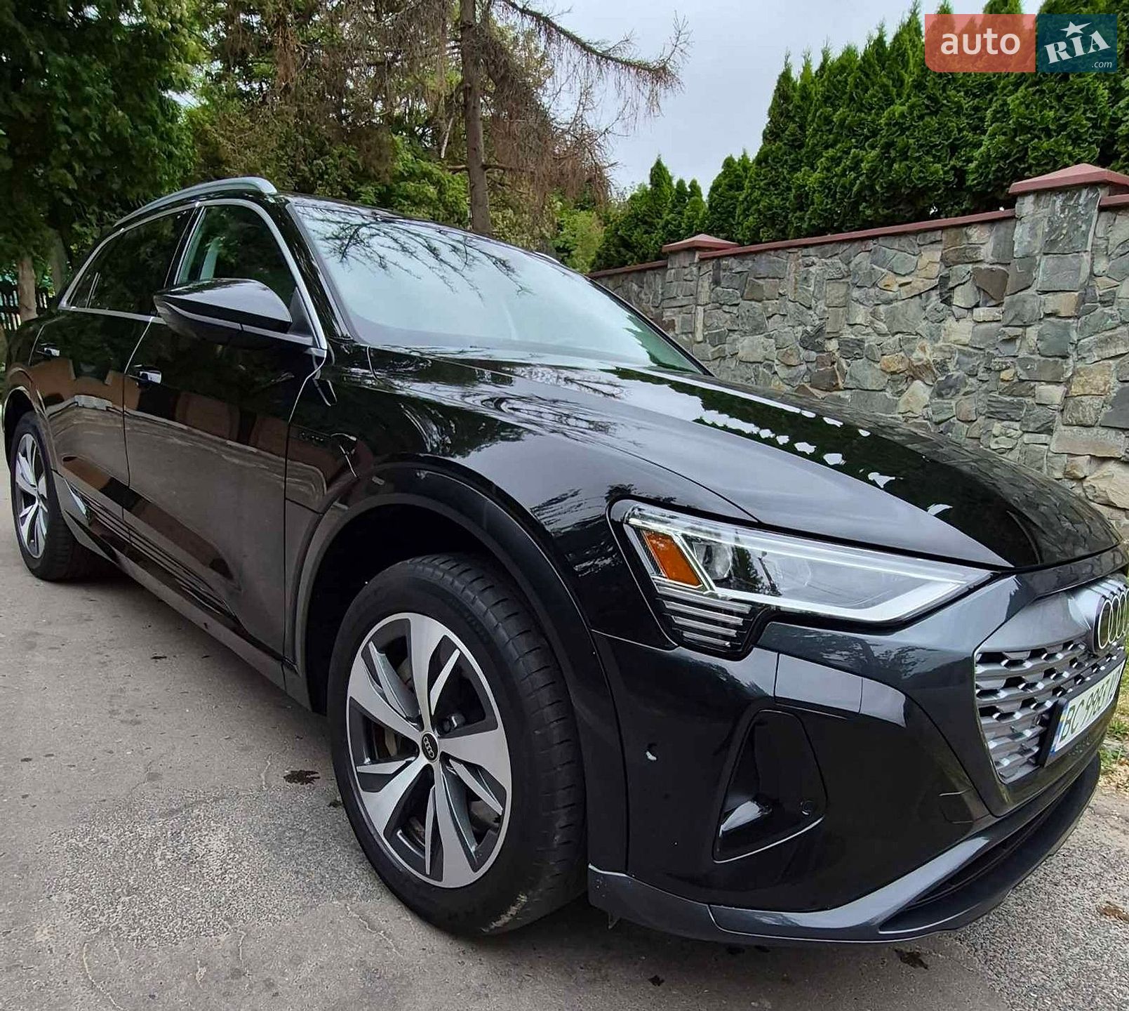 Audi Q8 e-tron 2023 VIN WA15AAGE8RB008725 фото оголошення 16 з 23