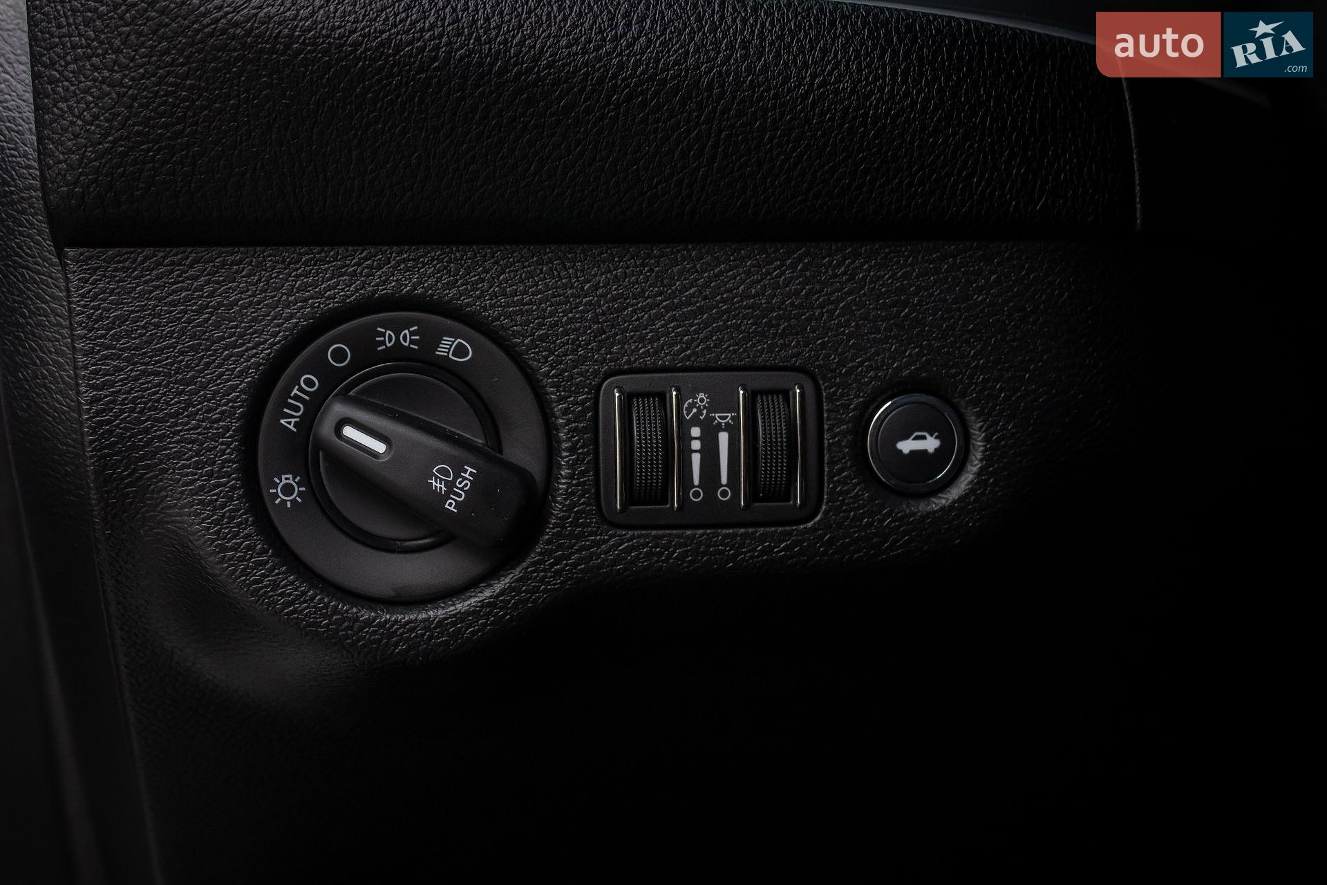 Dodge Challenger 2019 VIN 2C3CDZKG4KH605450 фото оголошення 34 з 52