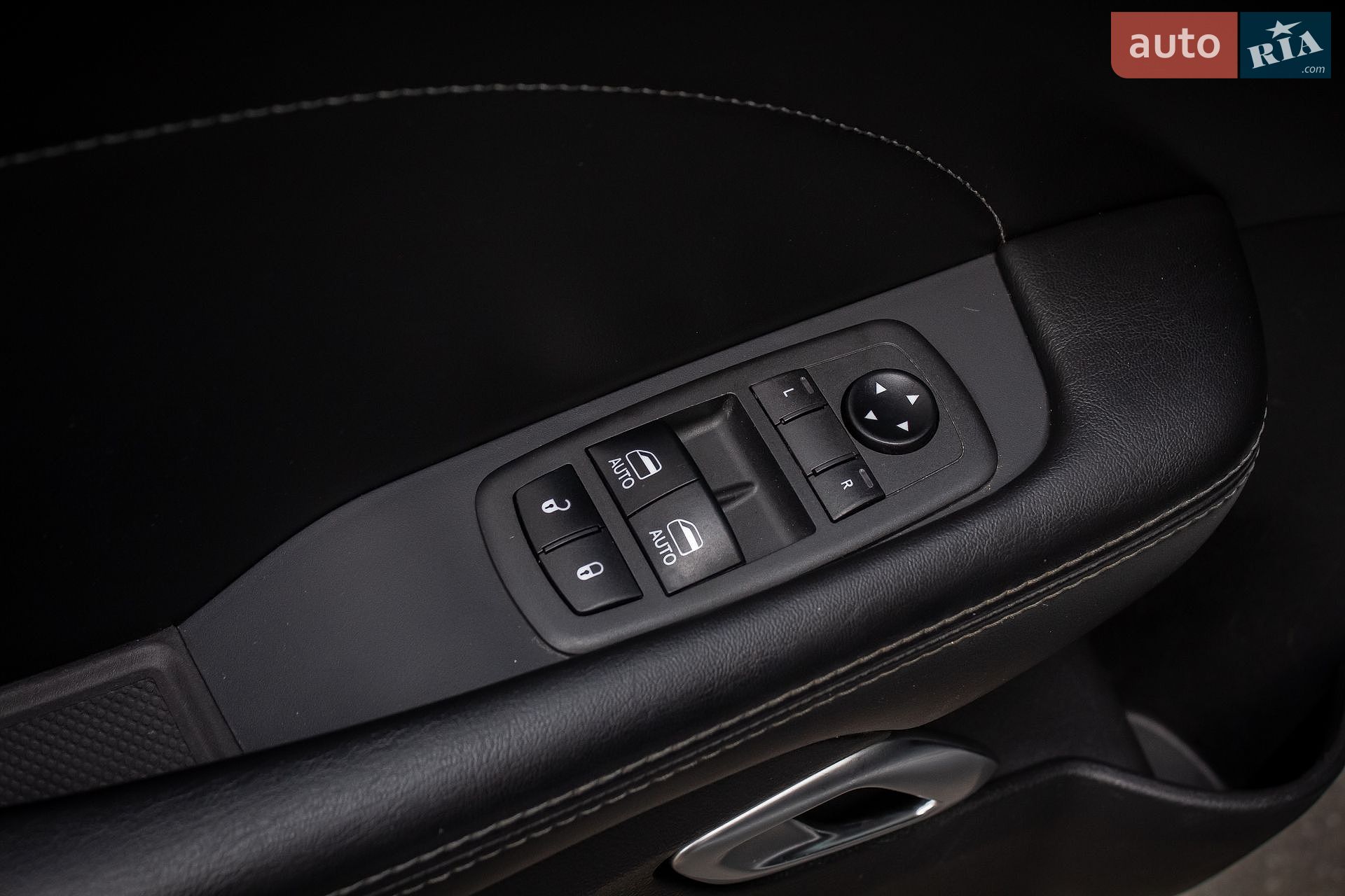 Dodge Challenger 2019 VIN 2C3CDZKG4KH605450 фото оголошення 36 з 52