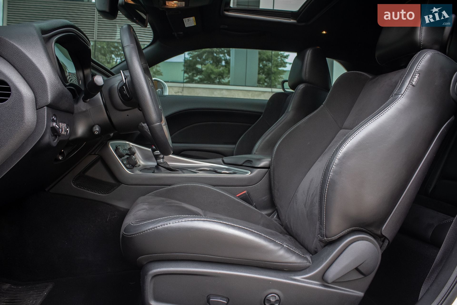 Dodge Challenger 2019 VIN 2C3CDZKG4KH605450 фото оголошення 10 з 52