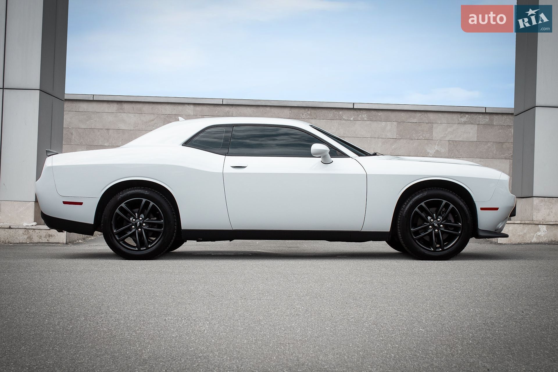 Dodge Challenger 2019 VIN 2C3CDZKG4KH605450 фото оголошення 2 з 52