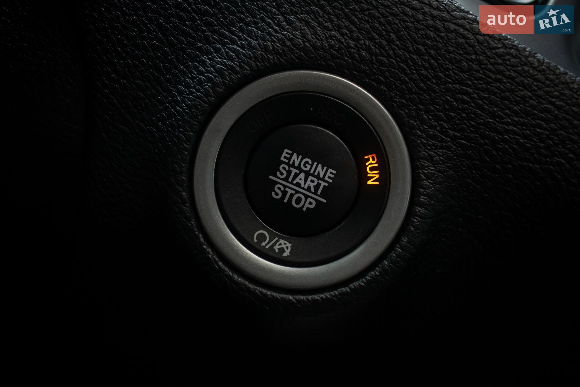 Dodge Challenger 2019 VIN 2C3CDZKG4KH605450 фото оголошення 30 з 52