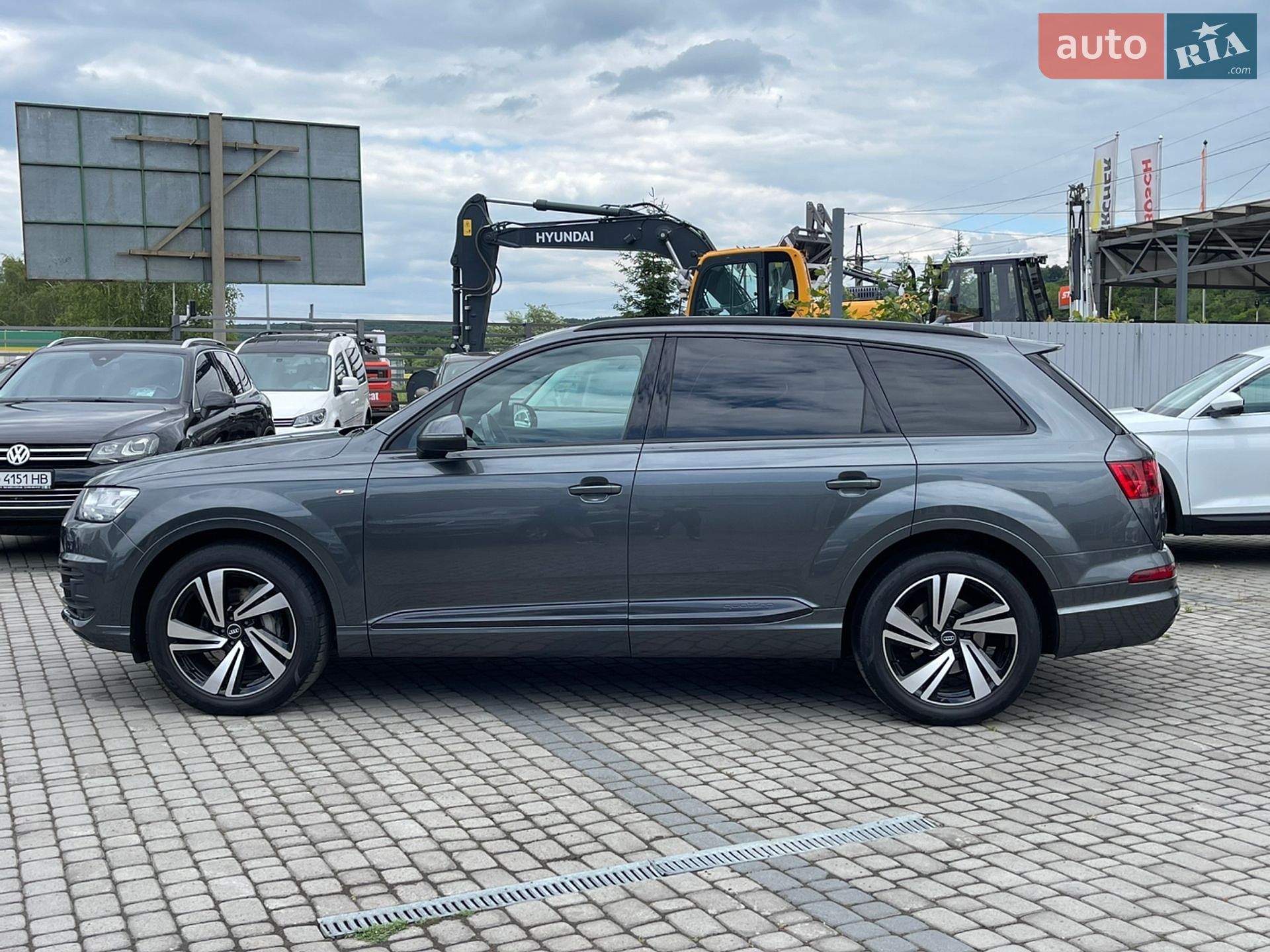 Audi Q7 2018 VIN WAUZZZ4M5JD062080 фото оголошення 4 з 60