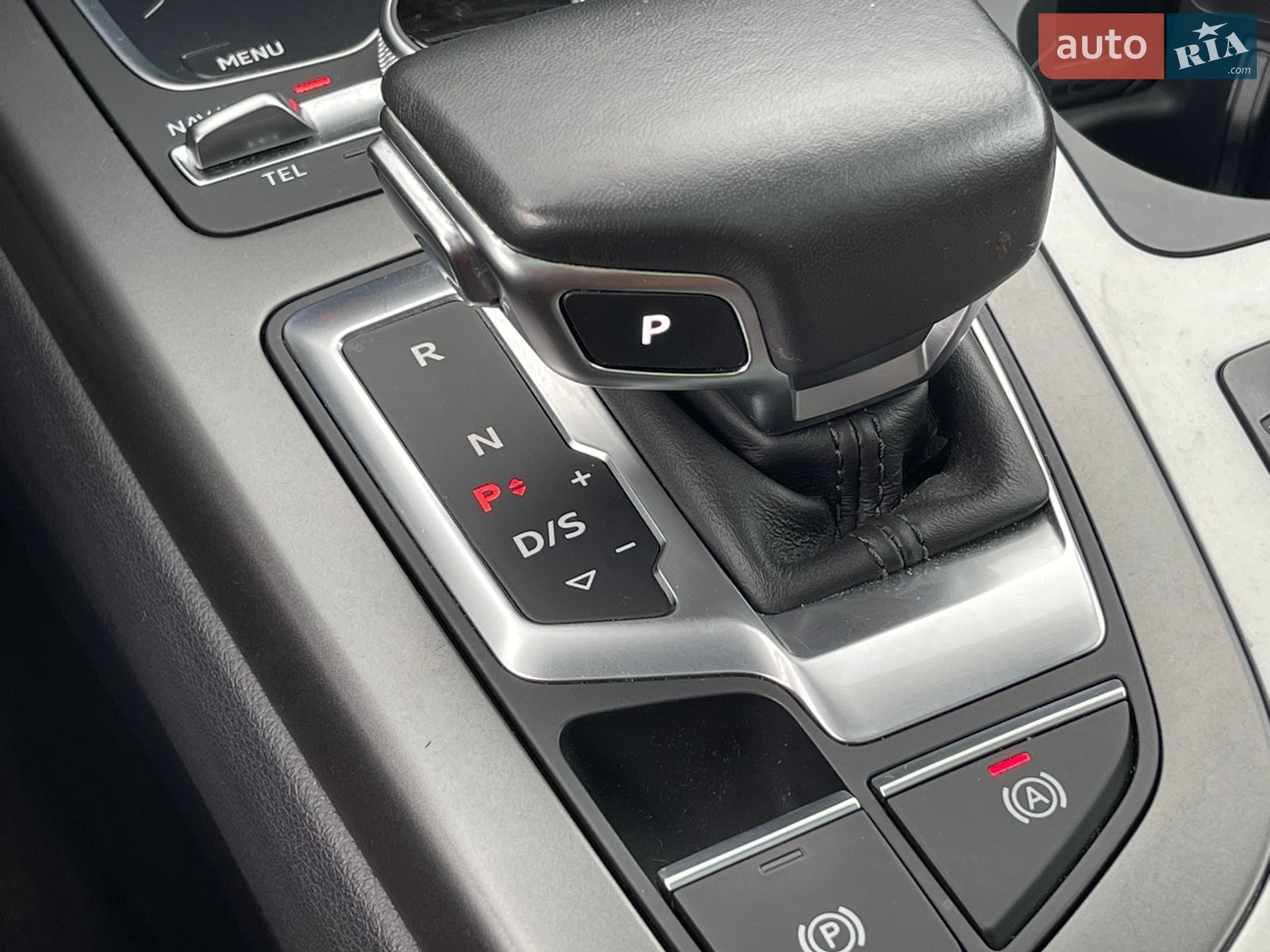 Audi Q7 2018 VIN WAUZZZ4M5JD062080 фото оголошення 32 з 60