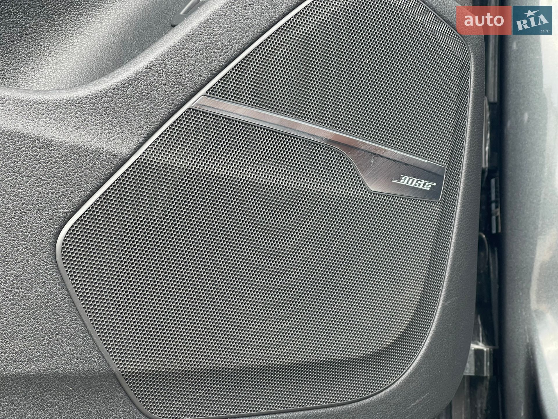 Audi Q7 2018 VIN WAUZZZ4M5JD062080 фото оголошення 39 з 60
