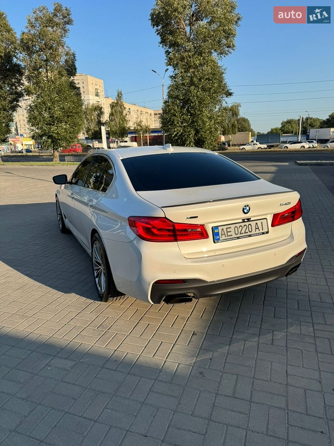 BMW 5 Series 2017 VIN WBAJE7C57JWC55619 фото оголошення 7 з 14