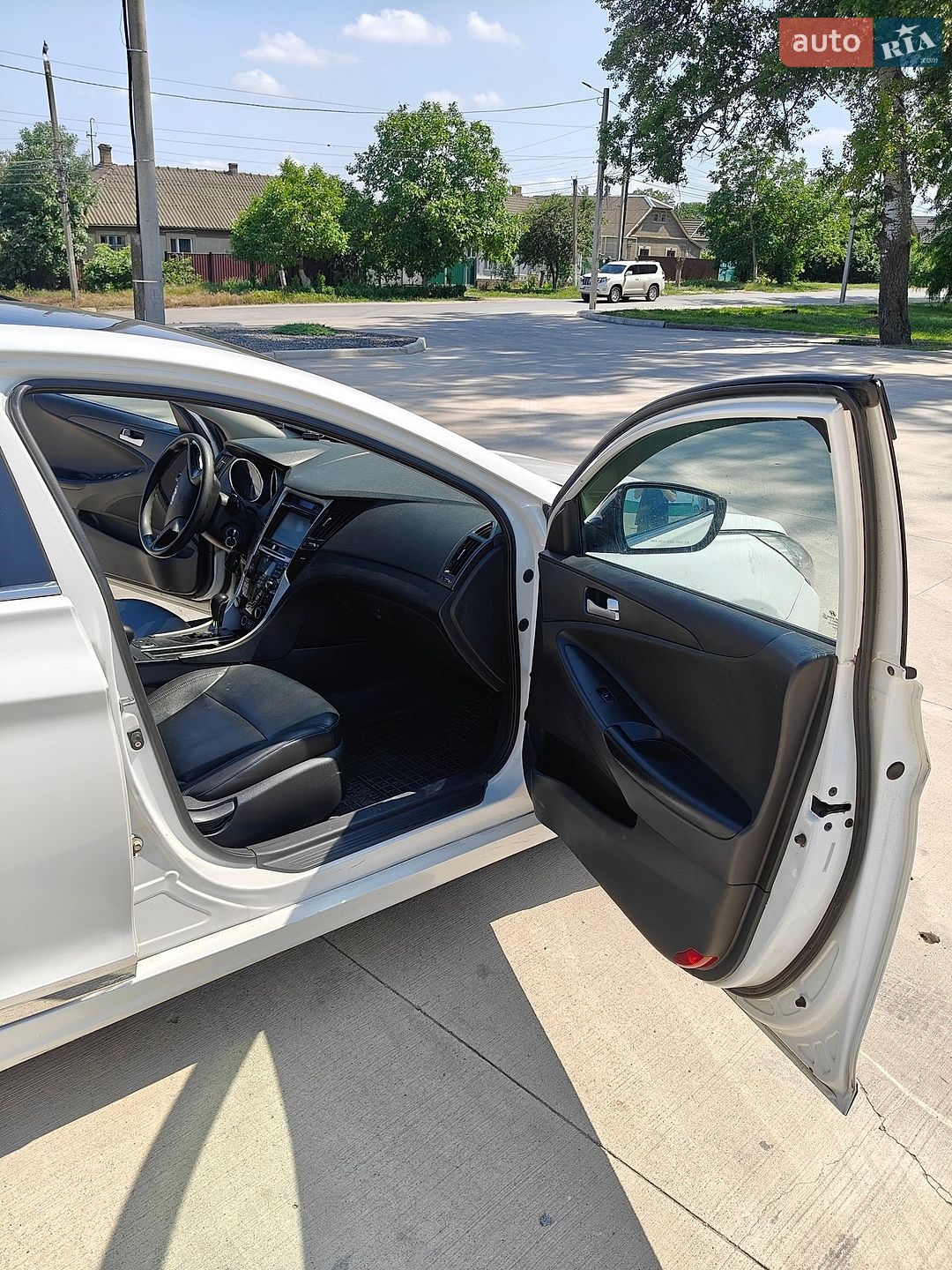 Hyundai Sonata 2010 VIN KMHEC41MBAA111099 фото оголошення 9 з 12