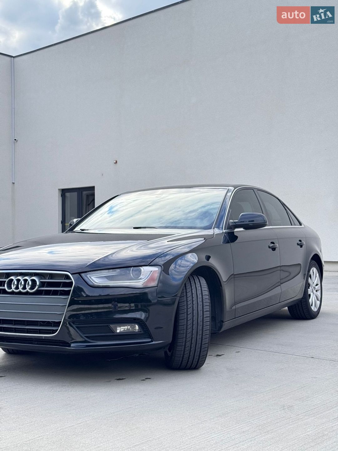 Audi A4 2013 VIN WAUBFAFLXDA048925 фото оголошення 3 з 50