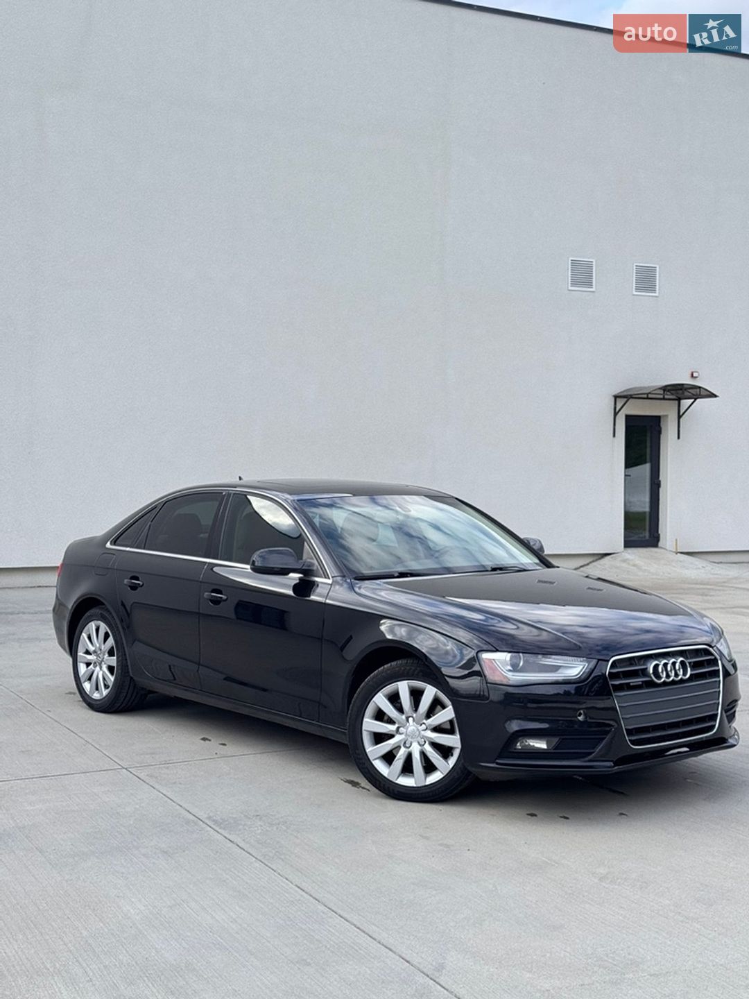 Audi A4 2013 VIN WAUBFAFLXDA048925 фото оголошення 19 з 50