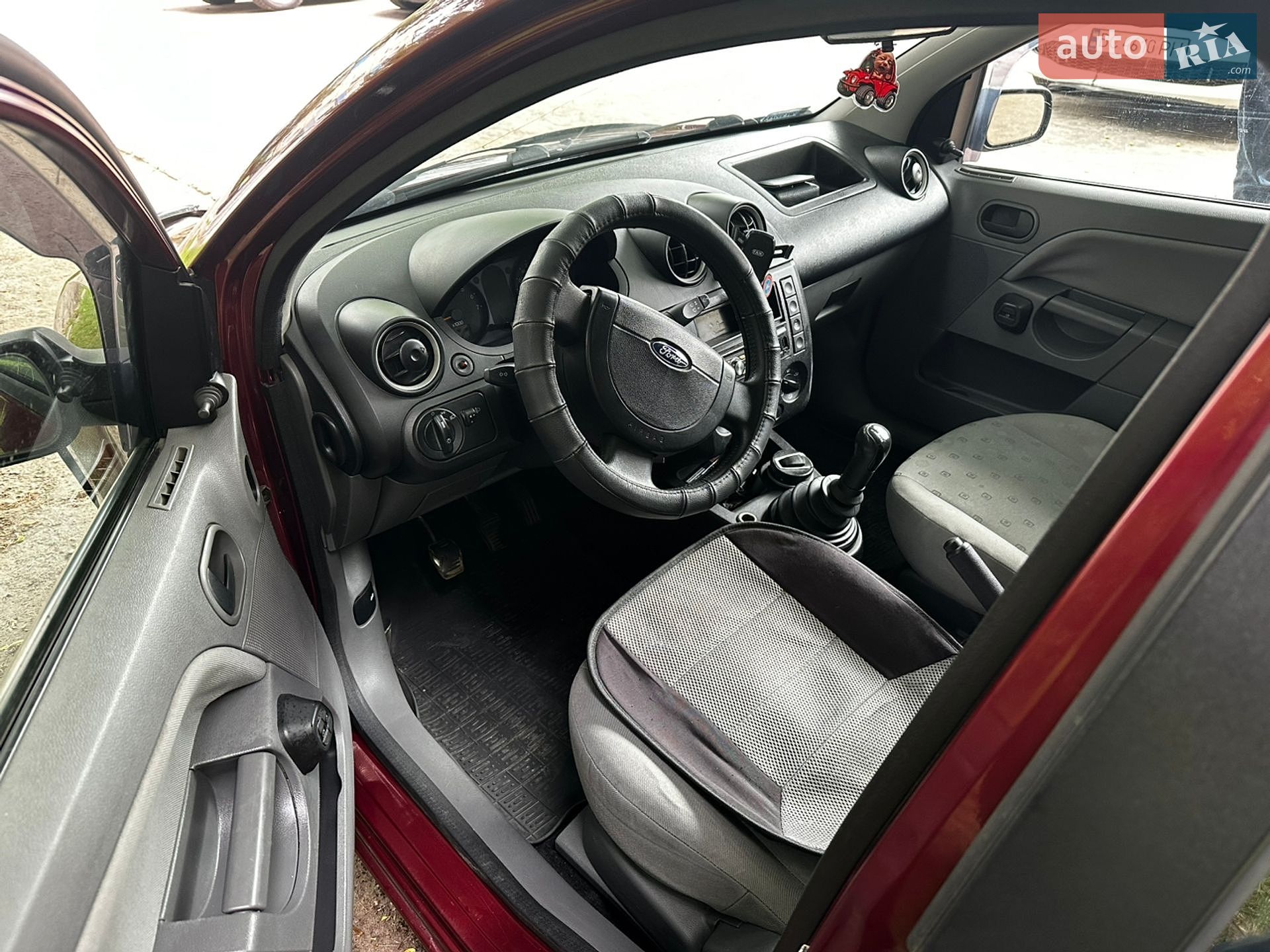 Ford Fiesta 2002 VIN WF0HXXGAJH2B88954 фото оголошення 8 з 23