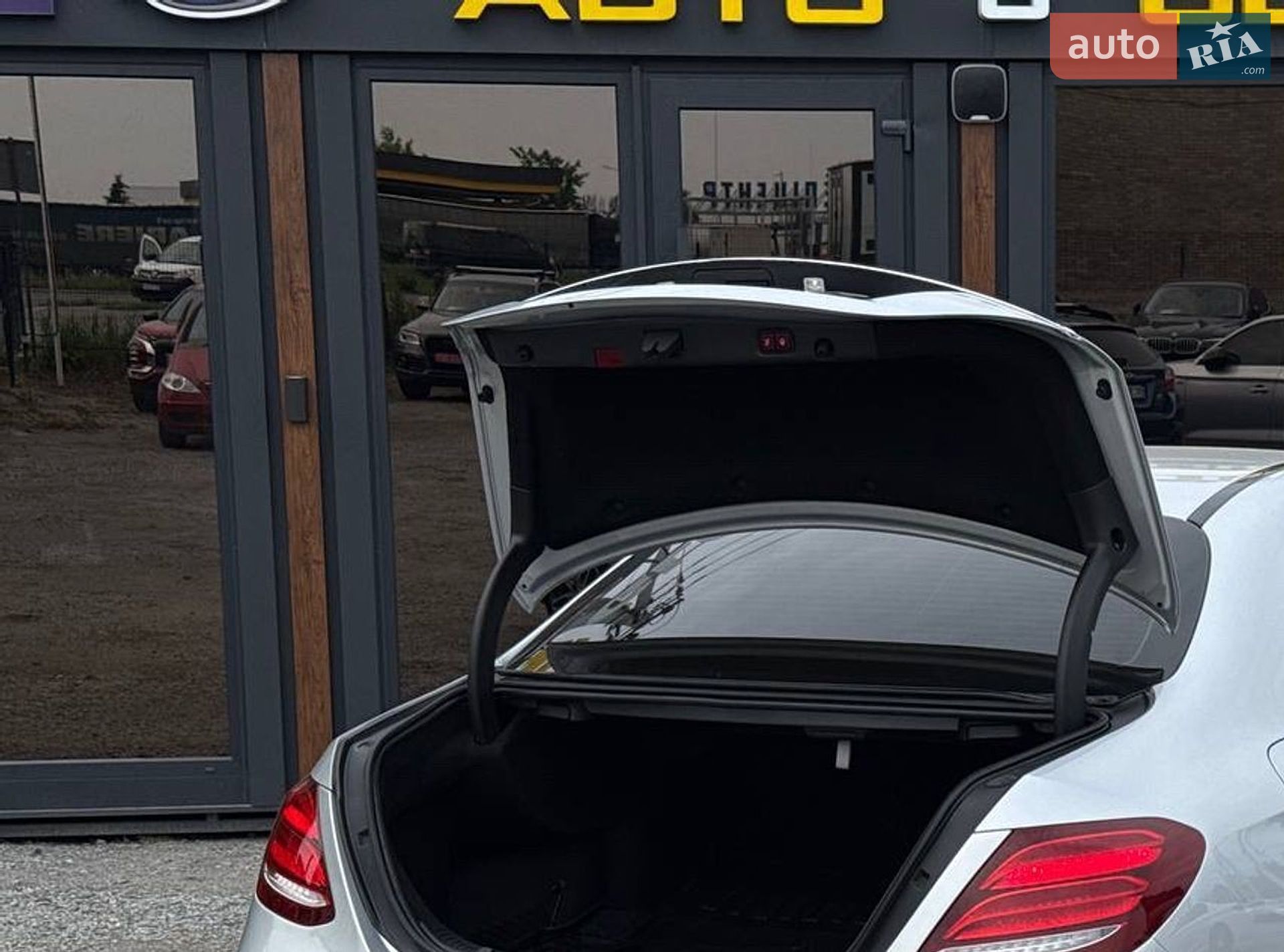 Mercedes-Benz E-Class 2020 VIN W1KZF8EB8LA832429 фото оголошення 46 з 52