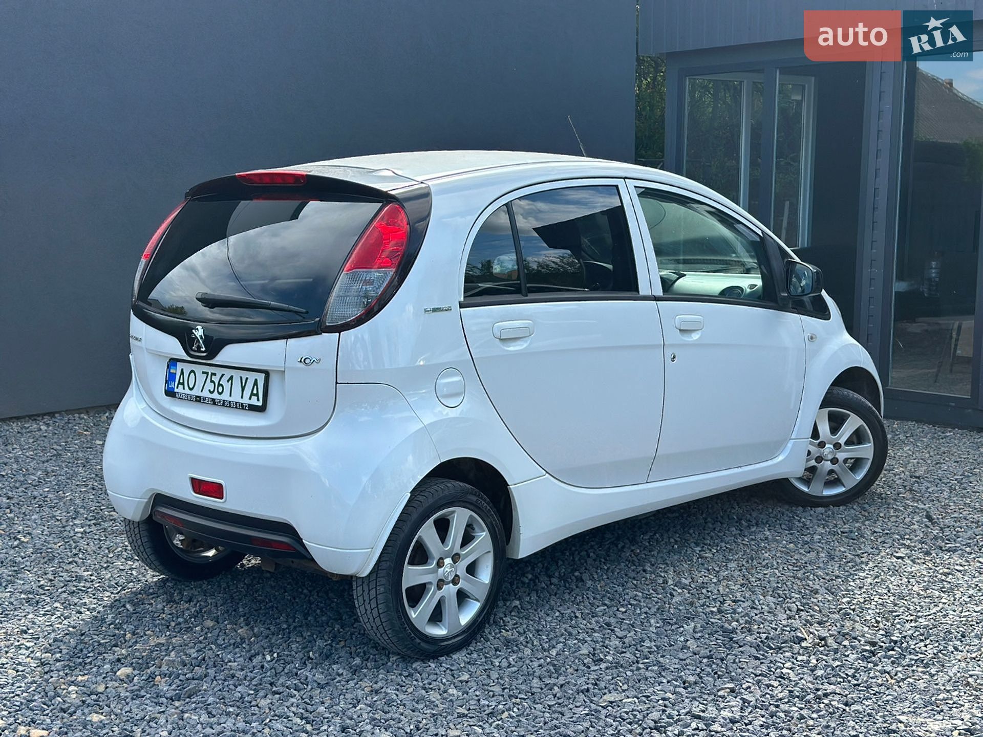 Peugeot iOn 2011 VIN VF31NZKZZBU803306 фото оголошення 3 з 10