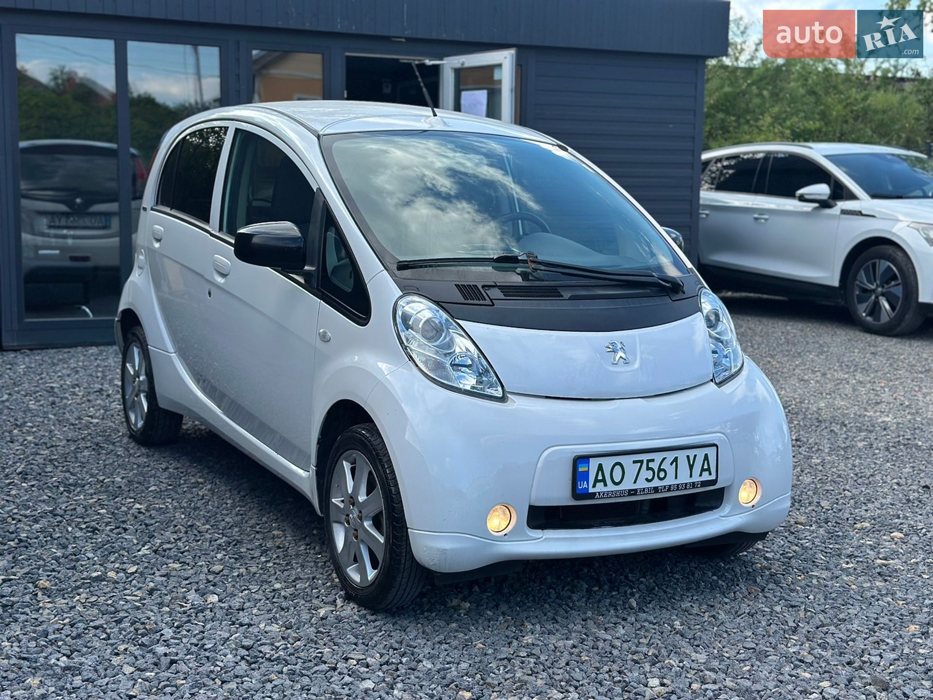 Peugeot iOn 2011 VIN VF31NZKZZBU803306 фото оголошення 2 з 10