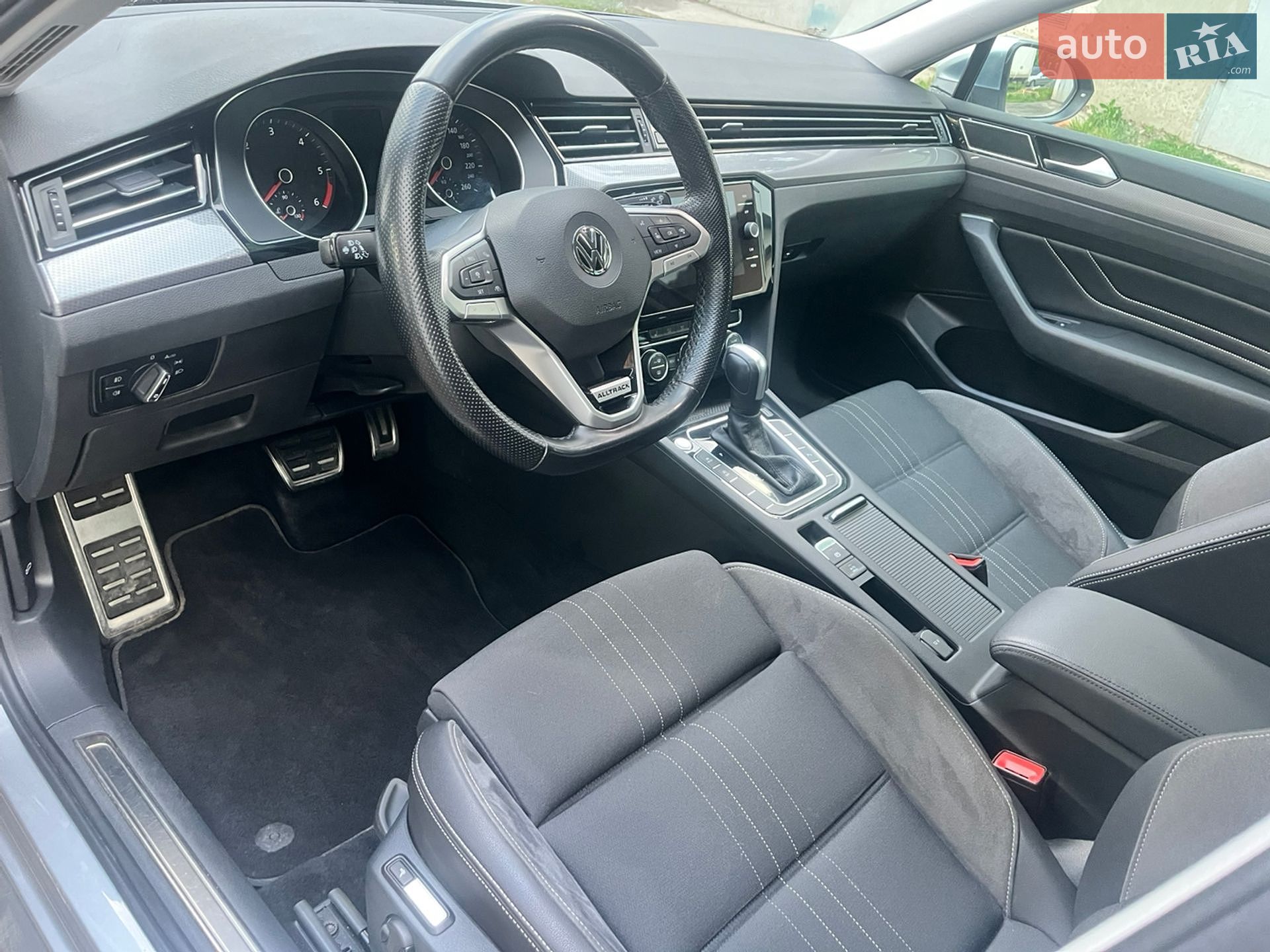 Volkswagen Passat 2020 VIN WVWZZZ3CZLE144125 фото оголошення 15 з 17