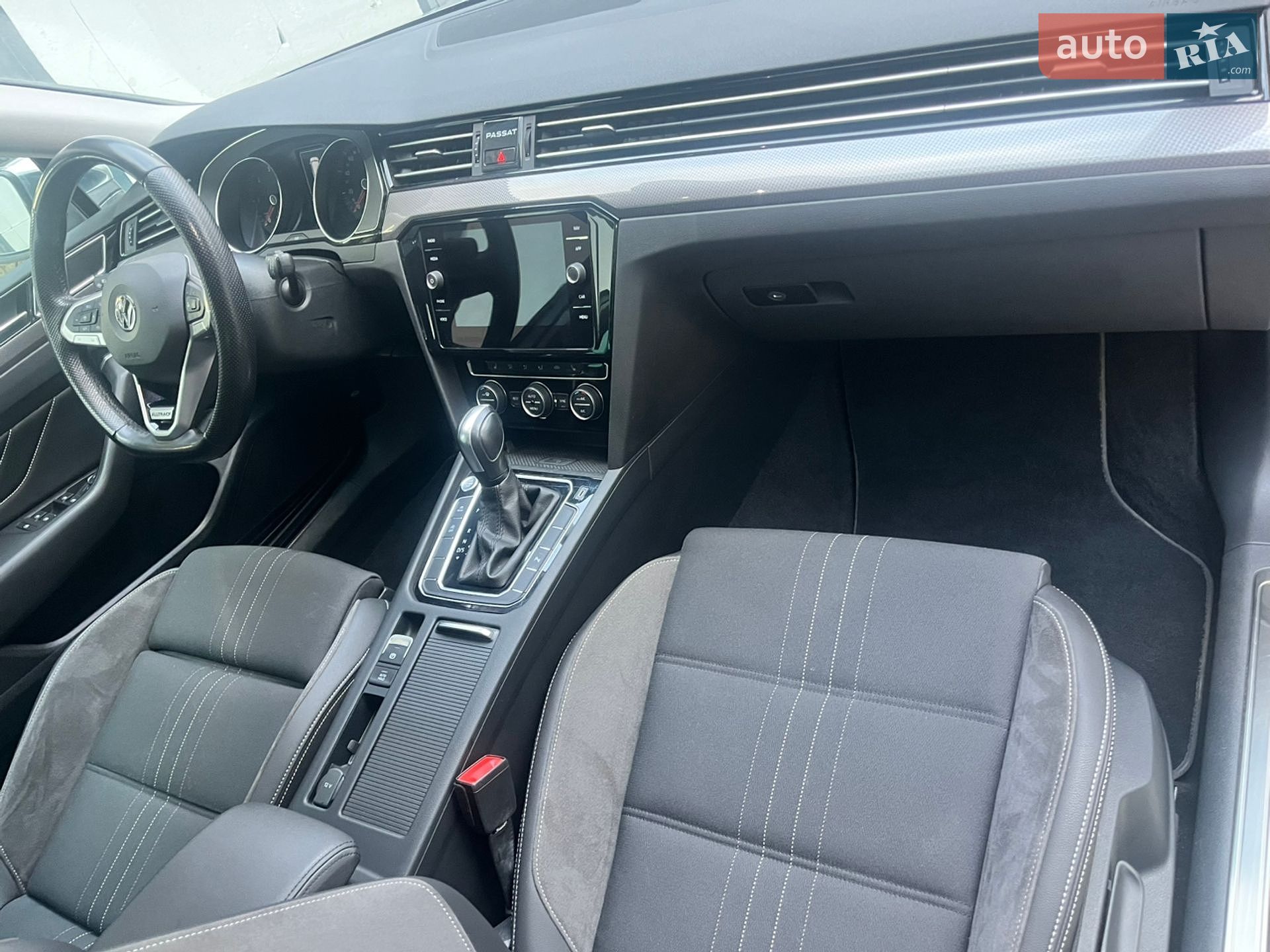 Volkswagen Passat 2020 VIN WVWZZZ3CZLE144125 фото оголошення 16 з 17