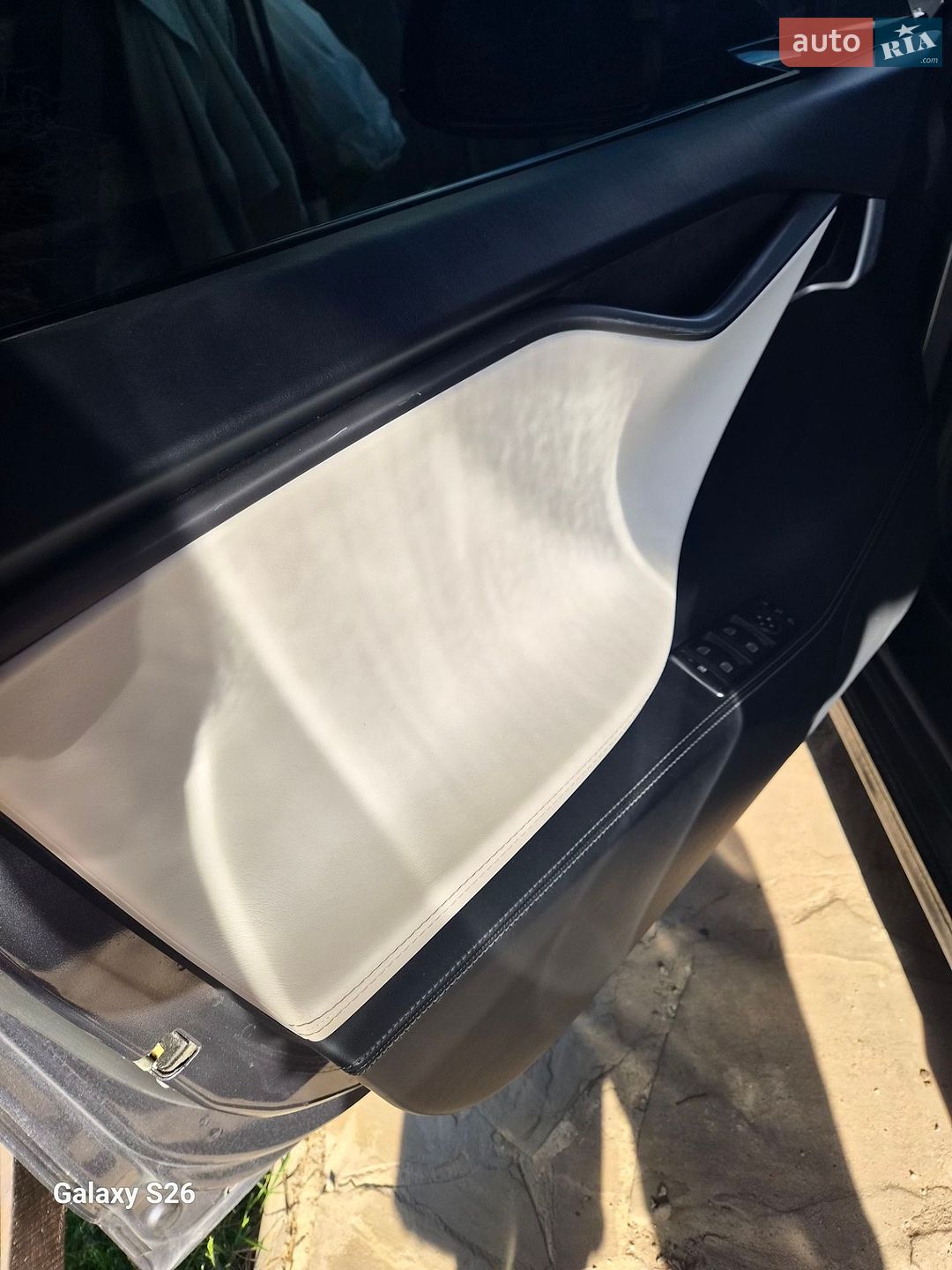 Tesla Model S 2019 VIN 5YJSA1E21KF306103 фото оголошення 13 з 25