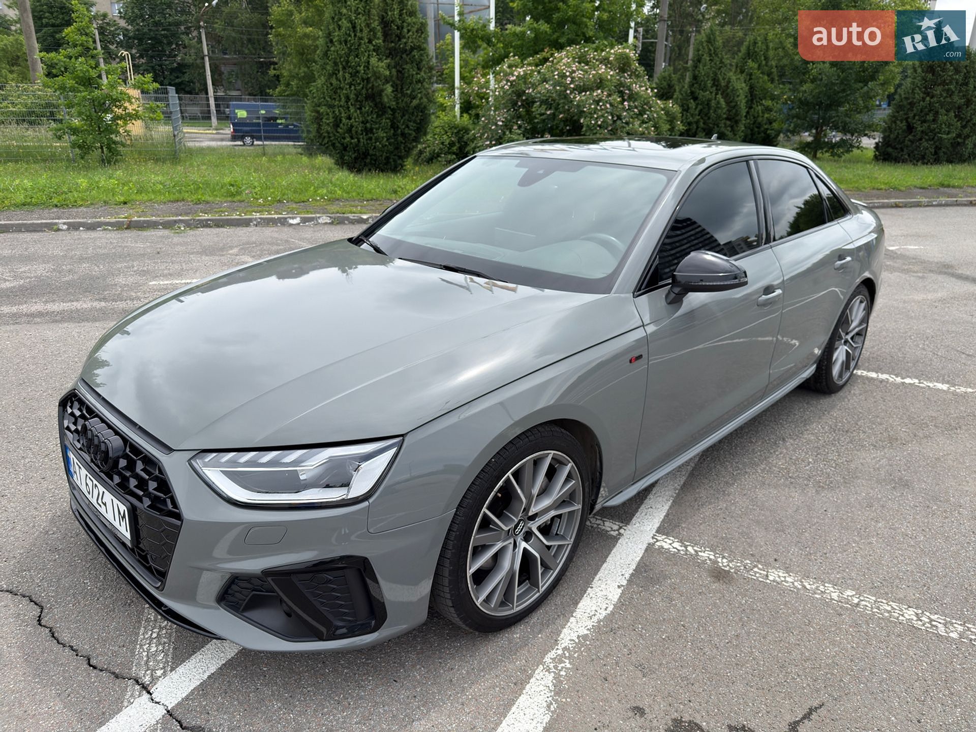 Audi A4 2020 VIN WAUENAF49LN009288 фото оголошення 3 з 25