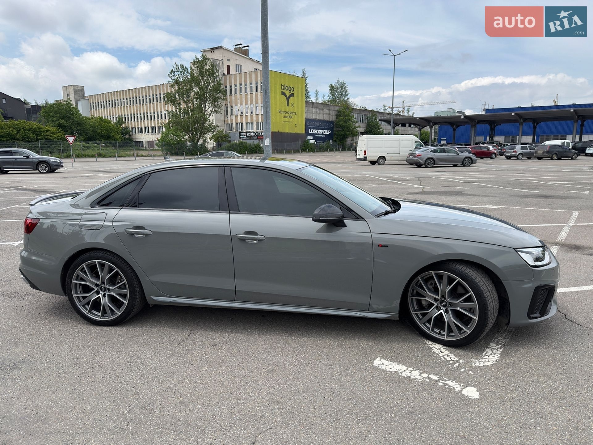 Audi A4 2020 VIN WAUENAF49LN009288 фото оголошення 11 з 25