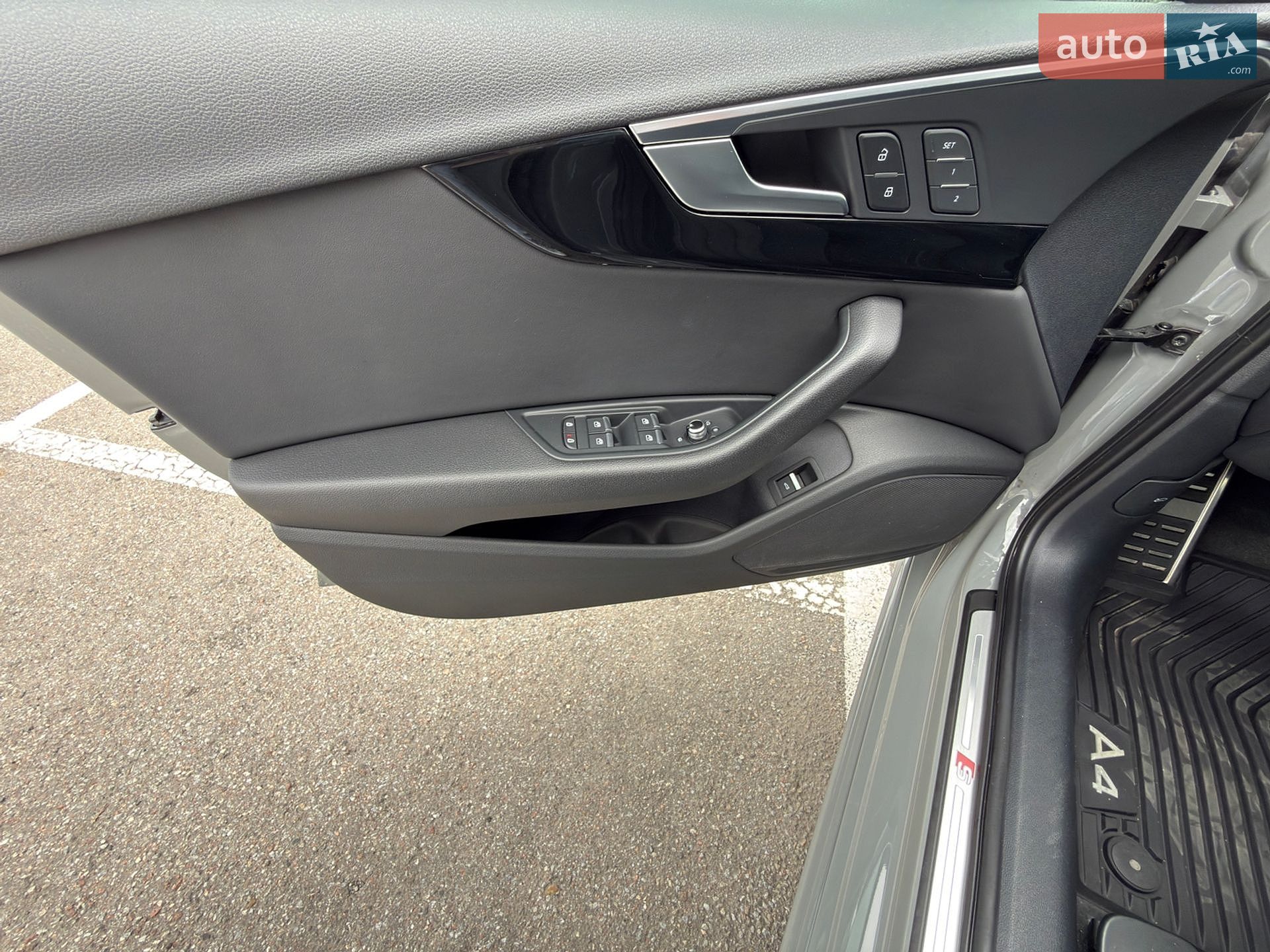 Audi A4 2020 VIN WAUENAF49LN009288 фото оголошення 15 з 25