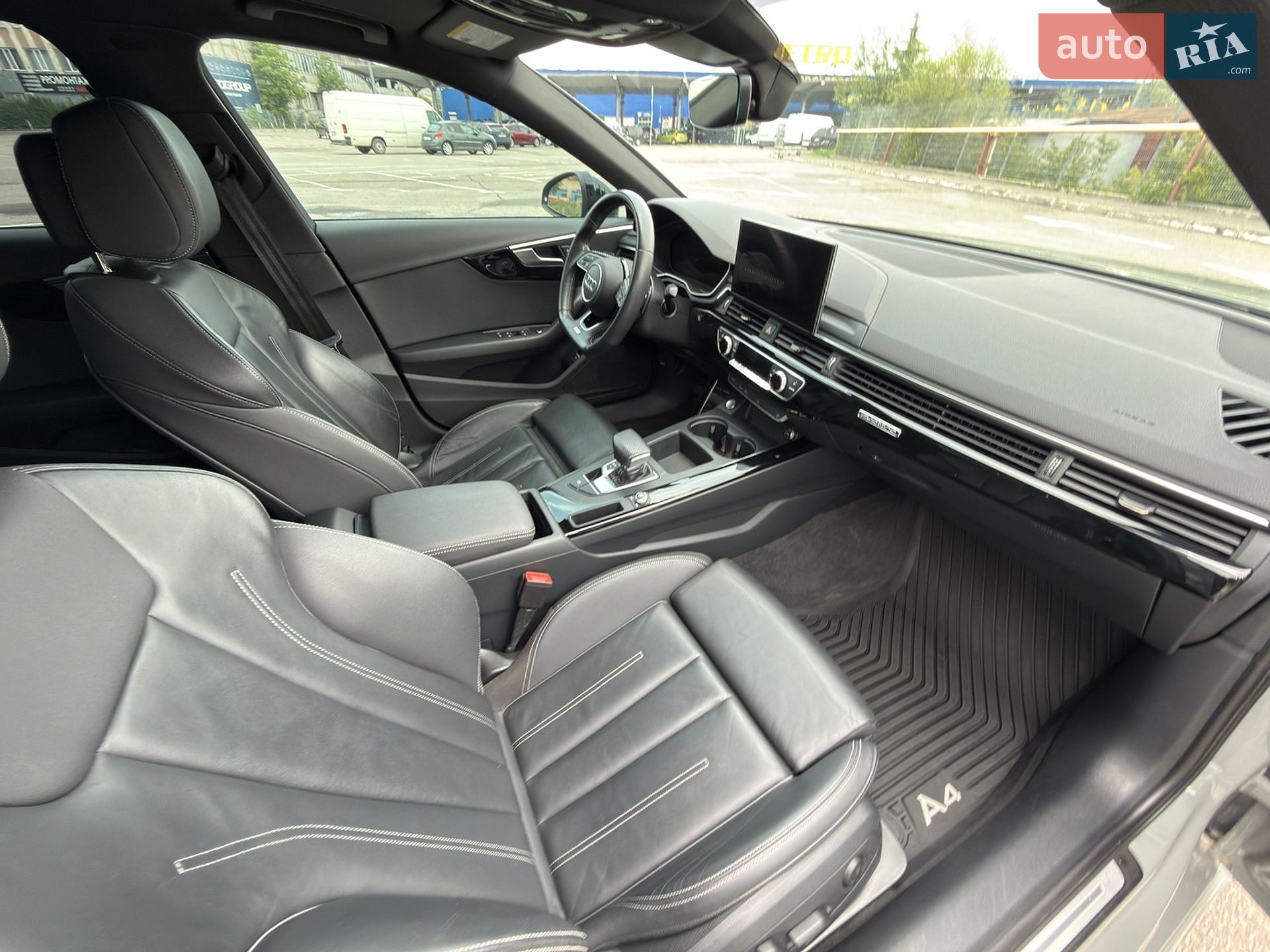 Audi A4 2020 VIN WAUENAF49LN009288 фото оголошення 16 з 25
