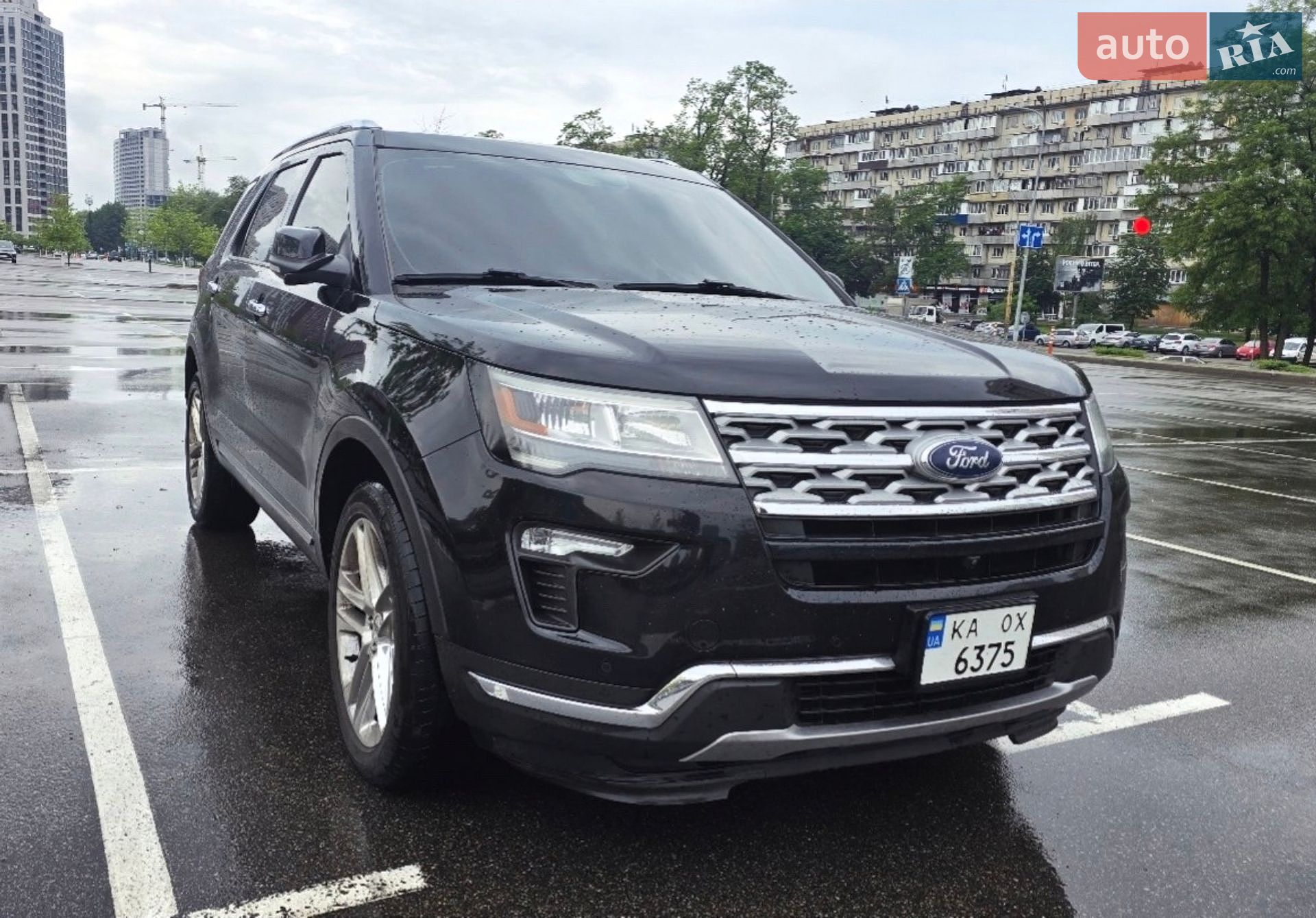 Ford Explorer 2018 VIN 1FM5K8FH2KGA17447 фото оголошення 2 з 8