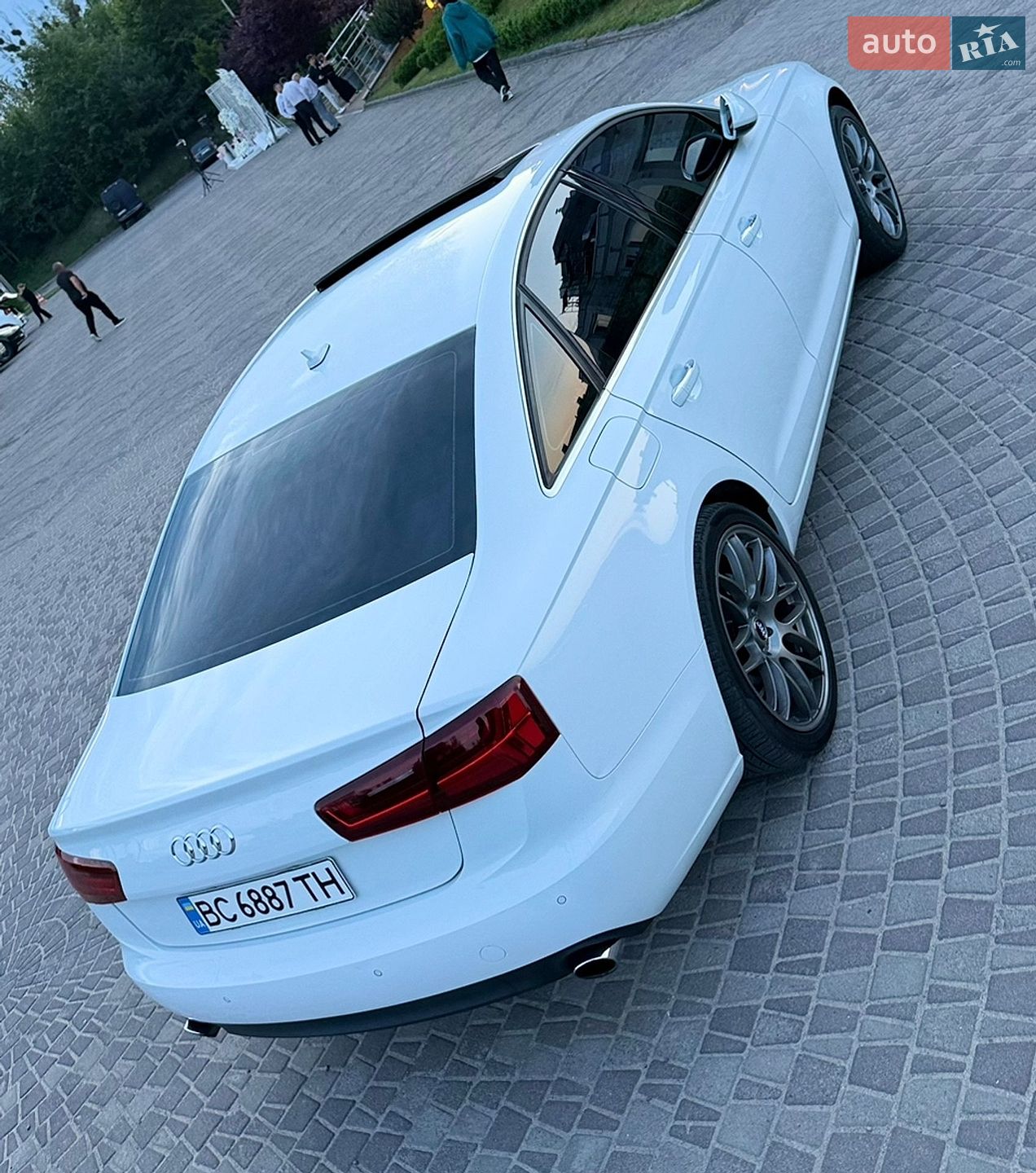 Audi A6 2012 VIN WAUGFAFC2DN064728 фото оголошення 5 з 14