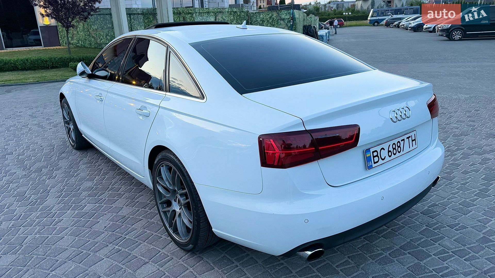 Audi A6 2012 VIN WAUGFAFC2DN064728 фото оголошення 10 з 14