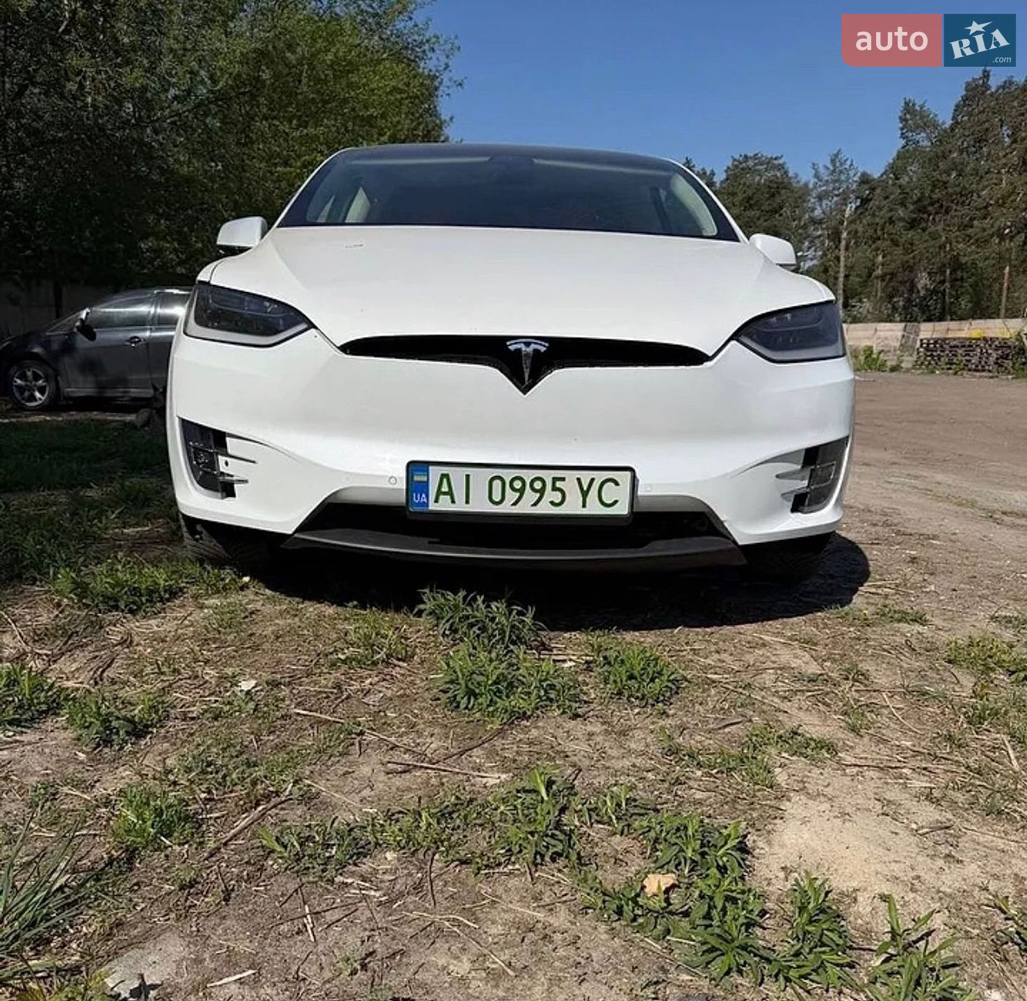 Tesla Model X 2018 VIN 5YJXCBE21JF112398 фото оголошення 2 з 12