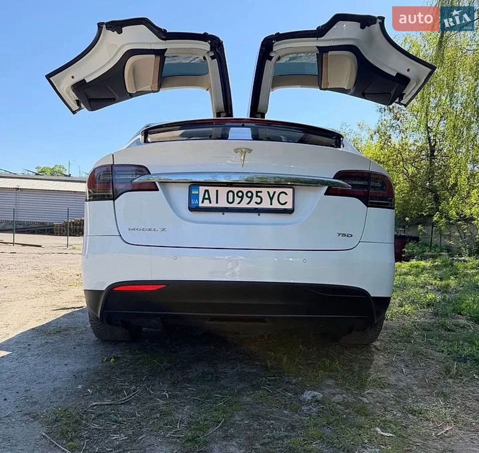 Tesla Model X 2018 VIN 5YJXCBE21JF112398 фото оголошення 7 з 12