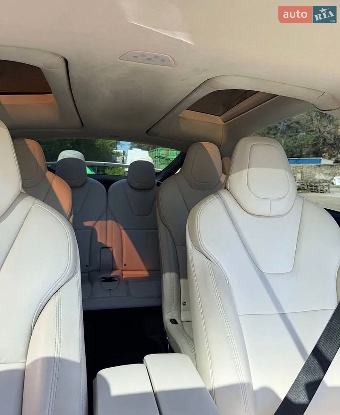 Tesla Model X 2018 VIN 5YJXCBE21JF112398 фото оголошення 9 з 12