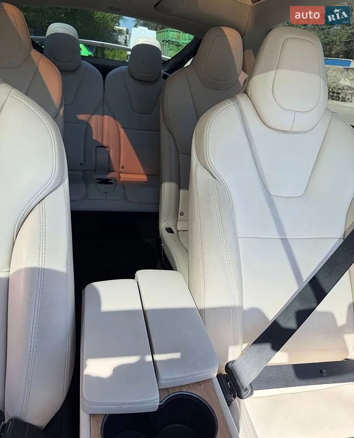 Tesla Model X 2018 VIN 5YJXCBE21JF112398 фото оголошення 10 з 12
