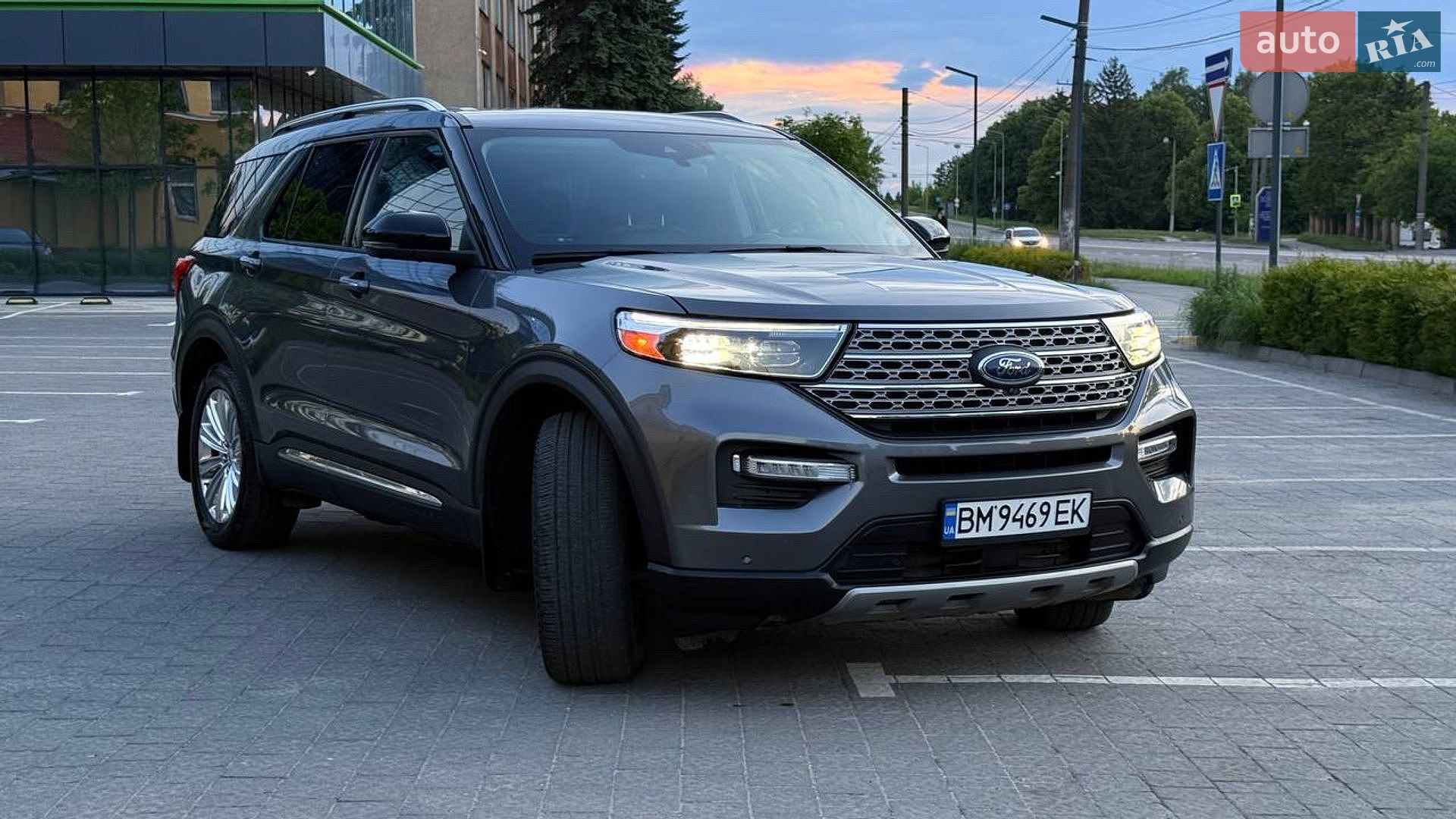 Ford Explorer 2021 VIN 1FM5K8FW1MNA19607 фото оголошення 3 з 18