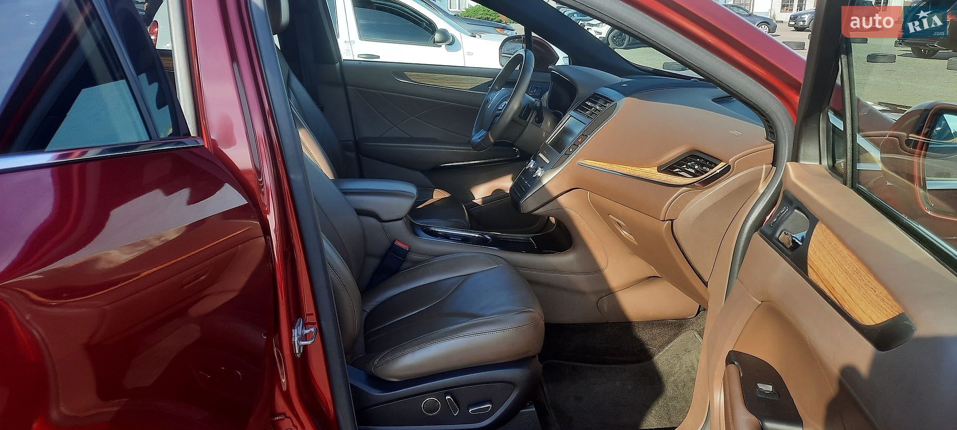 Lincoln MKC 2015 VIN 5LMTJ2AH5FUJ34720 фото оголошення 27 з 61