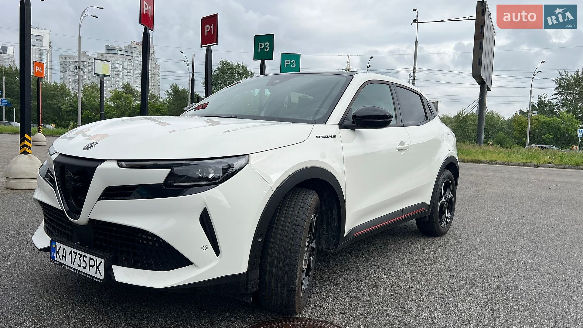 Alfa Romeo Junior 2025 VIN ZAA5AVATXRJA31915 фото оголошення 2 з 18