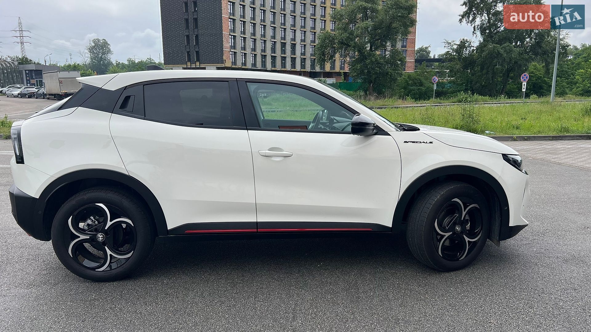 Alfa Romeo Junior 2025 VIN ZAA5AVATXRJA31915 фото оголошення 7 з 18
