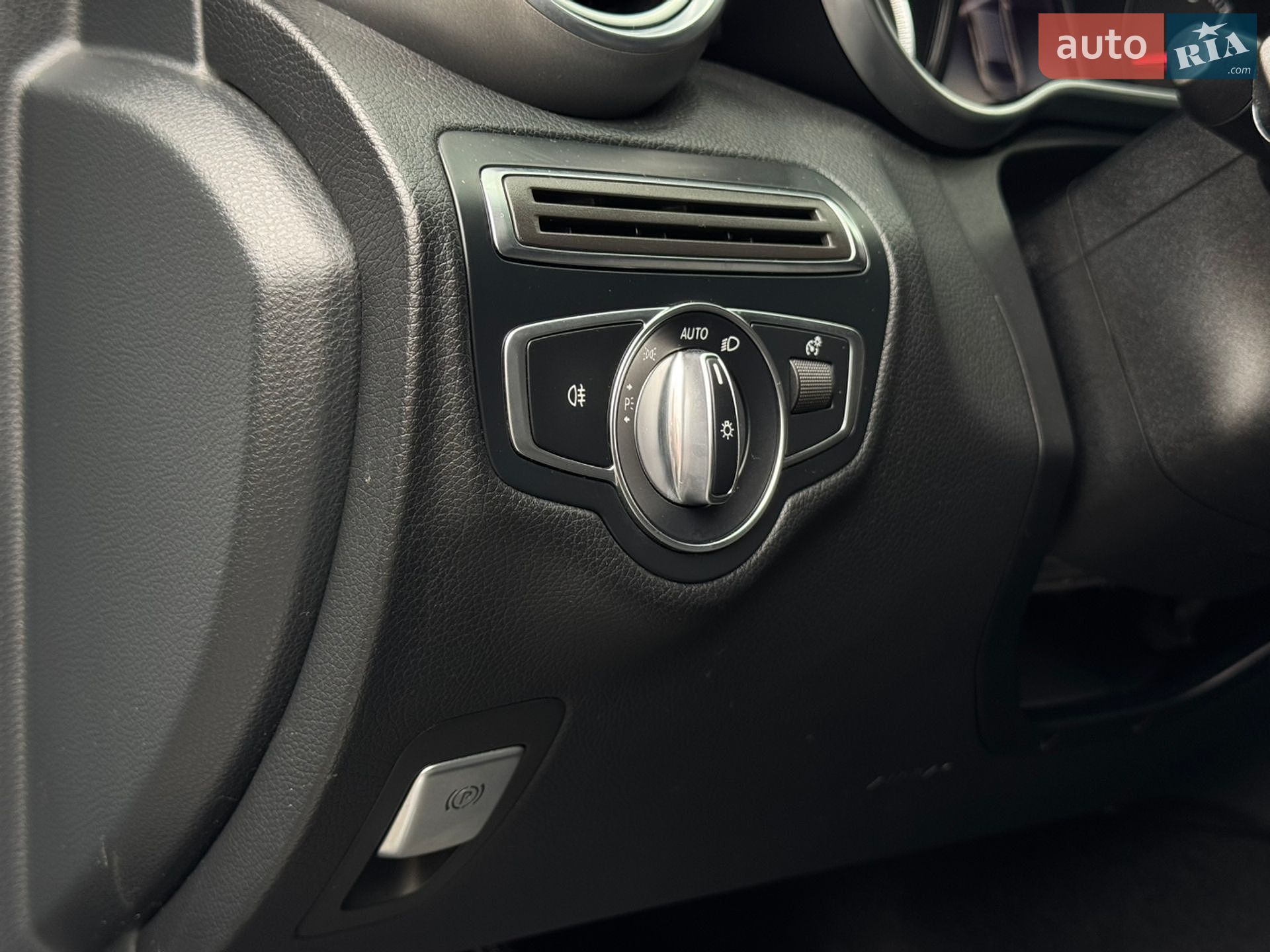 Mercedes-Benz C-Class 2017 VIN WDDWF4JB2JR349034 фото оголошення 20 з 51