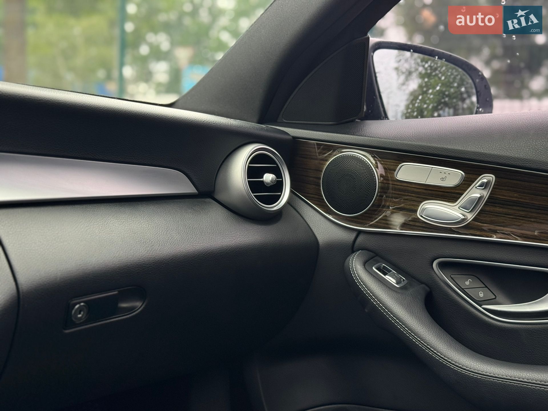 Mercedes-Benz C-Class 2017 VIN WDDWF4JB2JR349034 фото оголошення 26 з 51