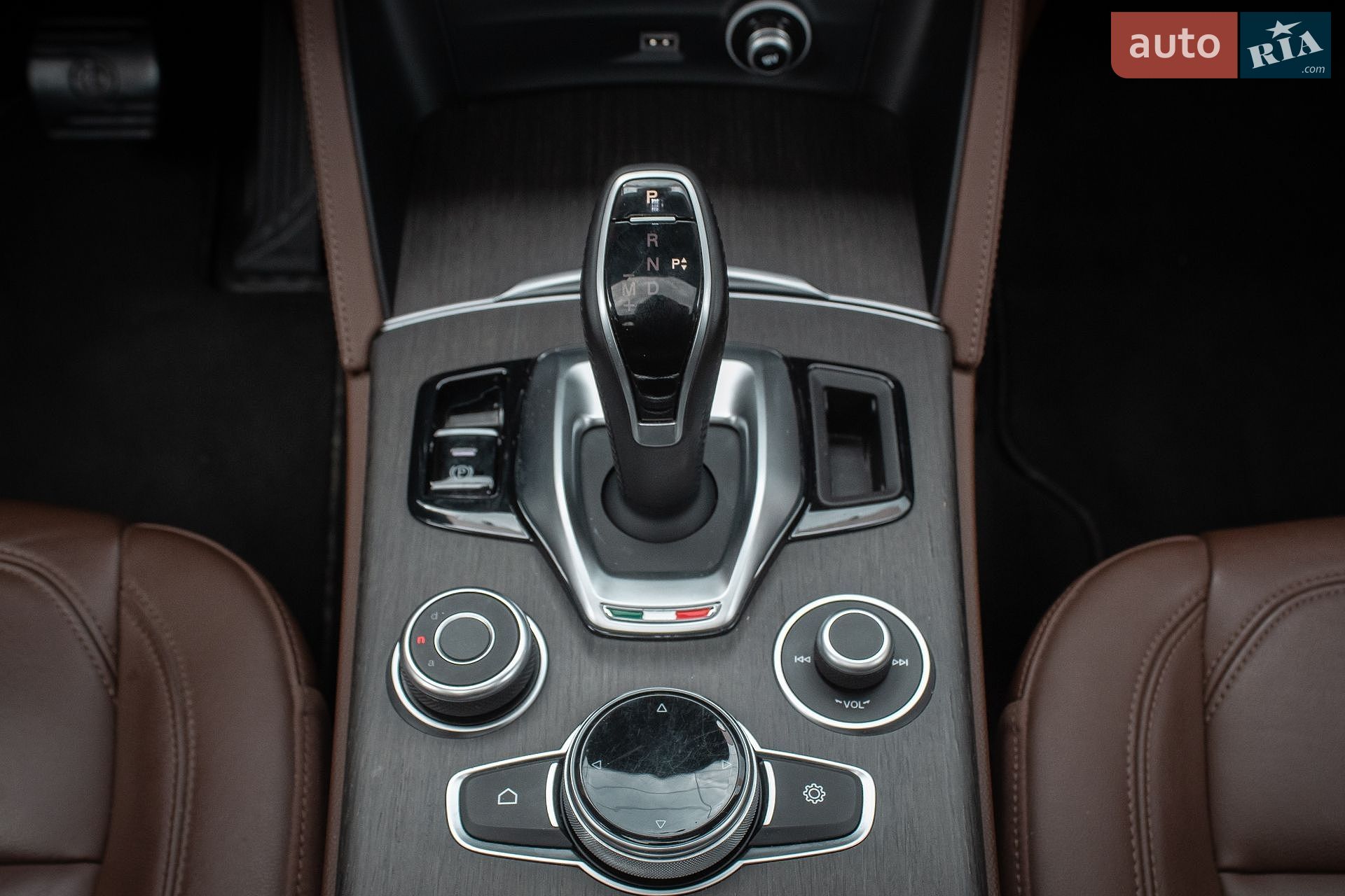Alfa Romeo Stelvio 2021 VIN ZASPAKBN6M7D14076 фото оголошення 22 з 48