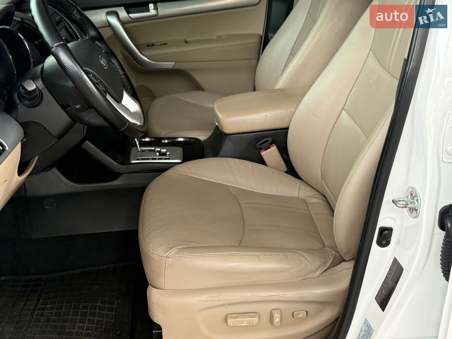 Kia Sorento 2011 VIN KNAKU814DB5154729 фото оголошення 13 з 19