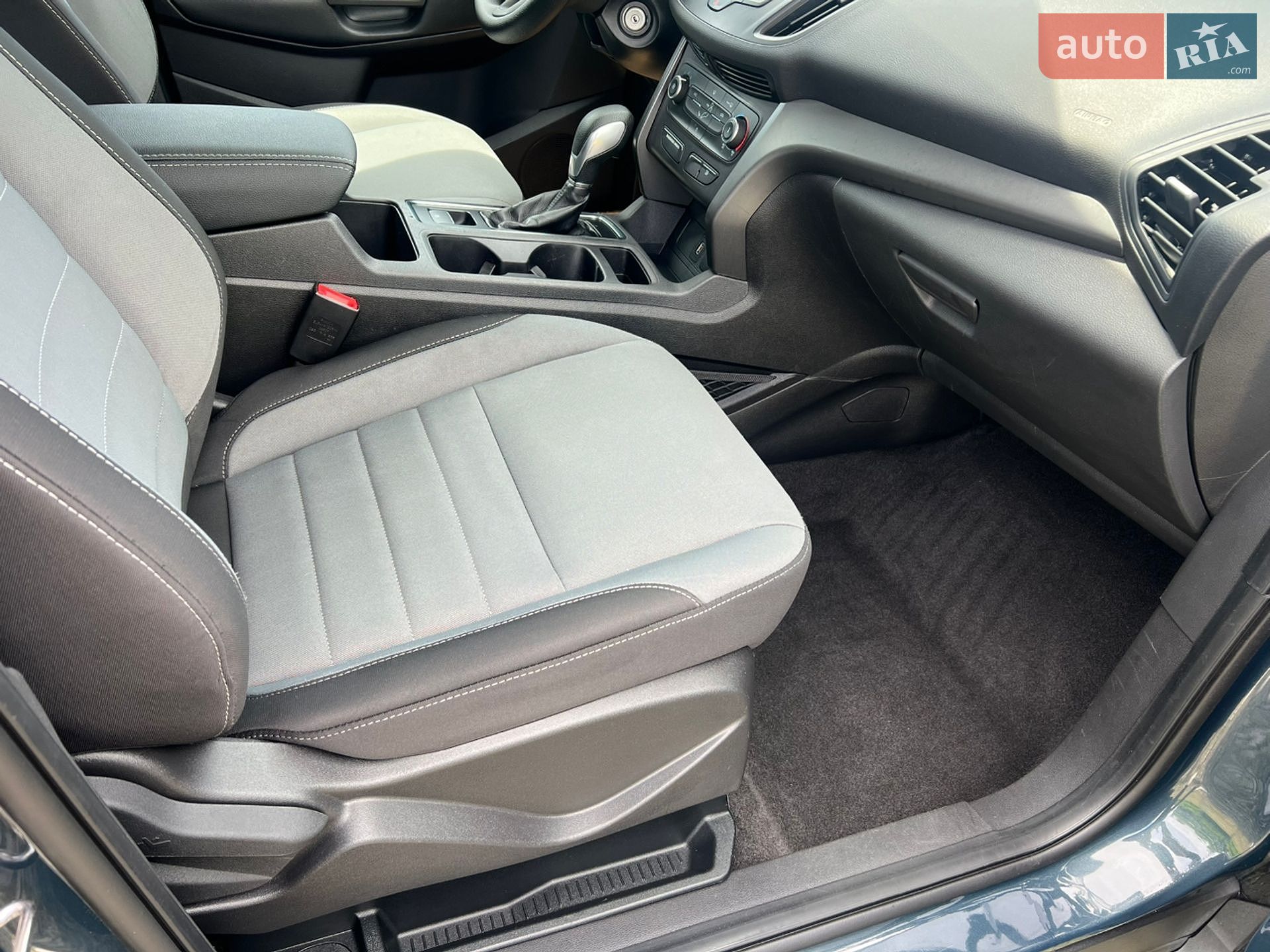 Ford Escape 2019 VIN 1FMCU0F79KUB20022 фото оголошення 12 з 20