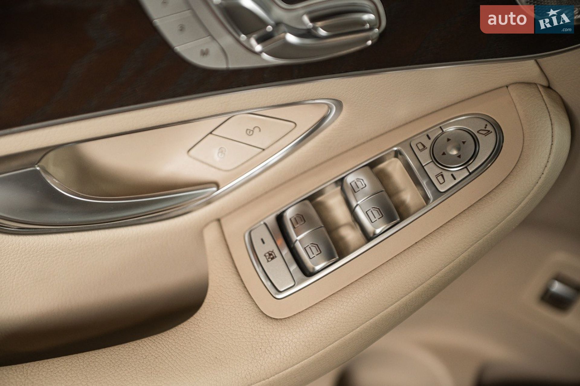 Mercedes-Benz GLC-Class 2018 VIN WDC0G5EB4KF575392 фото оголошення 4 з 55