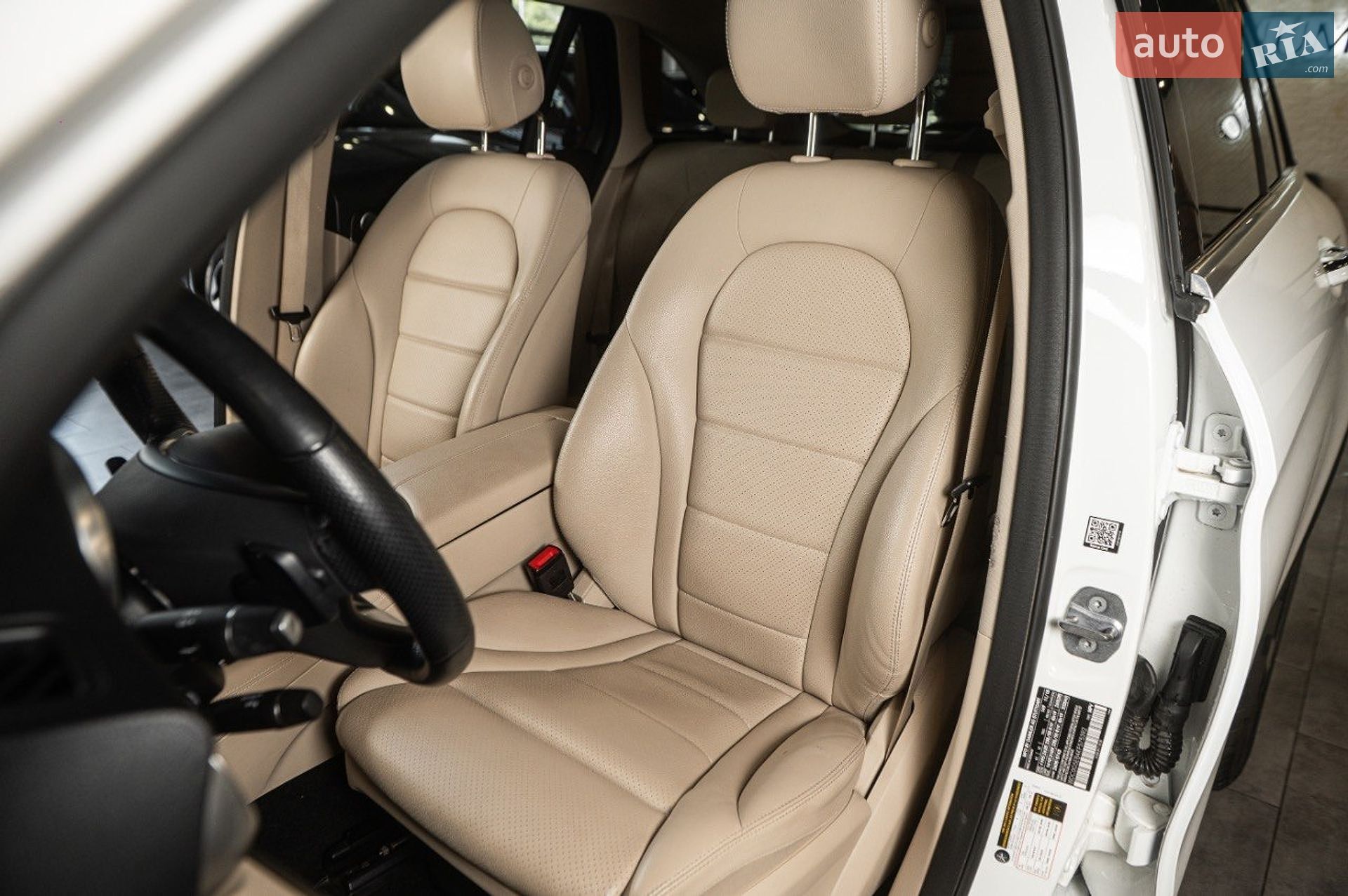 Mercedes-Benz GLC-Class 2018 VIN WDC0G5EB4KF575392 фото оголошення 32 з 55