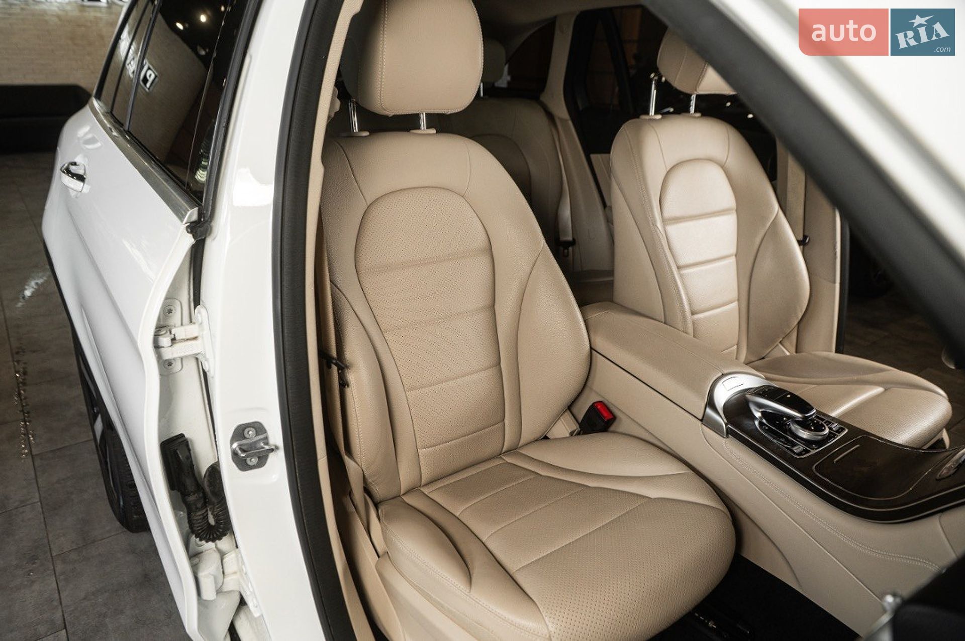 Mercedes-Benz GLC-Class 2018 VIN WDC0G5EB4KF575392 фото оголошення 33 з 55