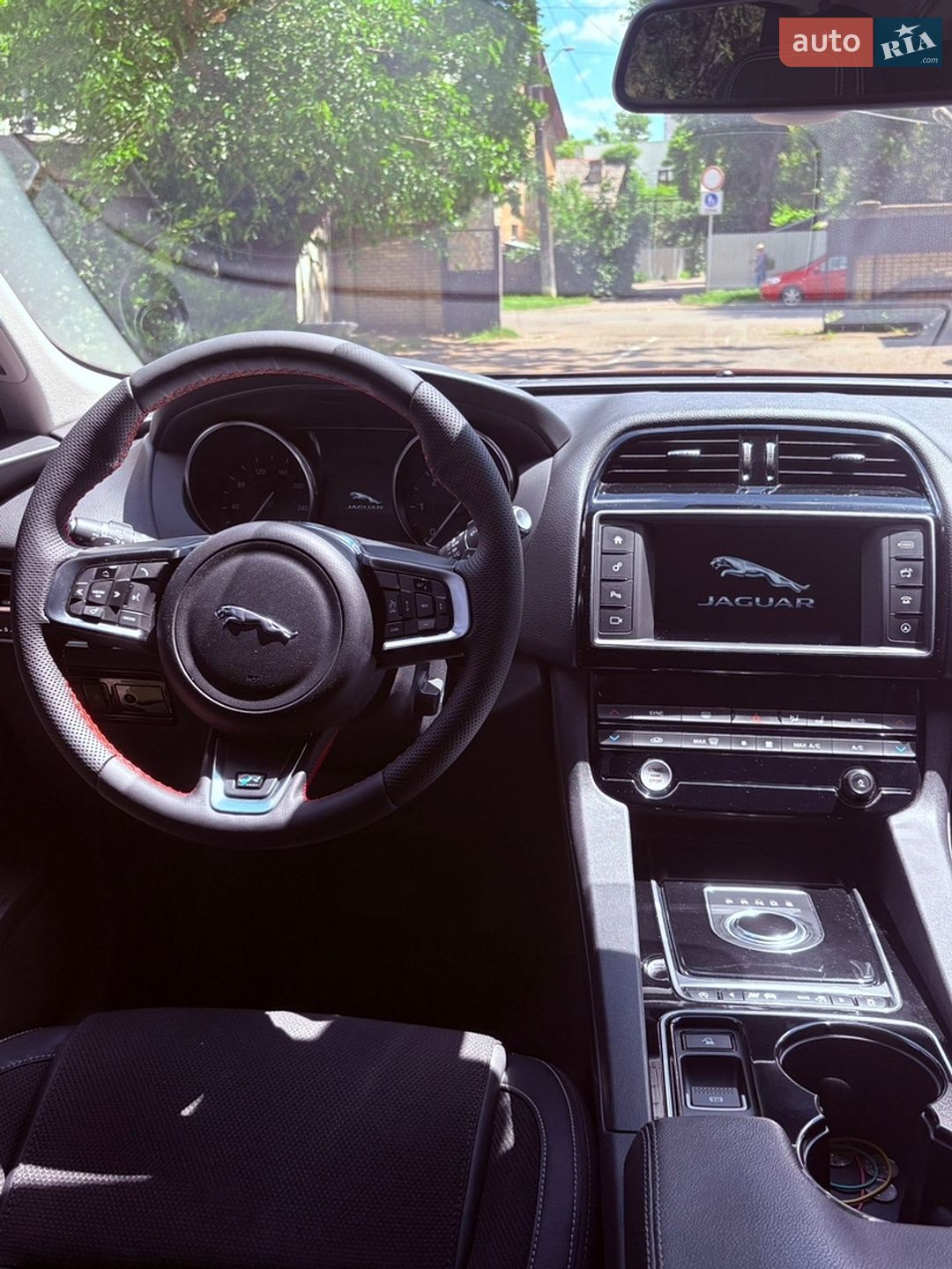 Jaguar F-Pace 2016 VIN SADCA2BK8HA085345 фото оголошення 19 з 21